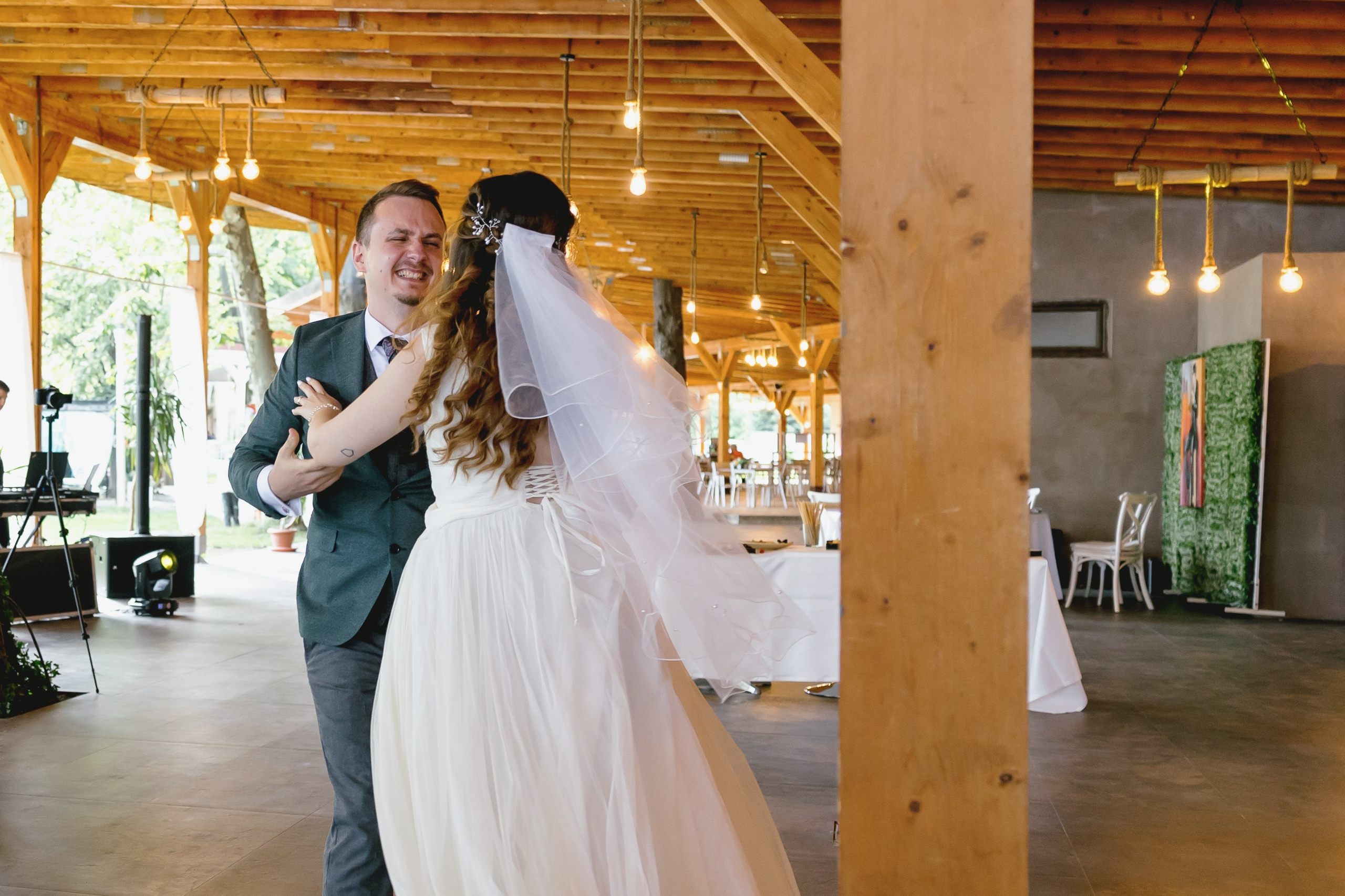 Nuntă de poveste la Cernica: Malina și Alex își spun „DA” înconjurați. MDimaFotoStudio. Fotograf de nuntă, evenimente private și de familie