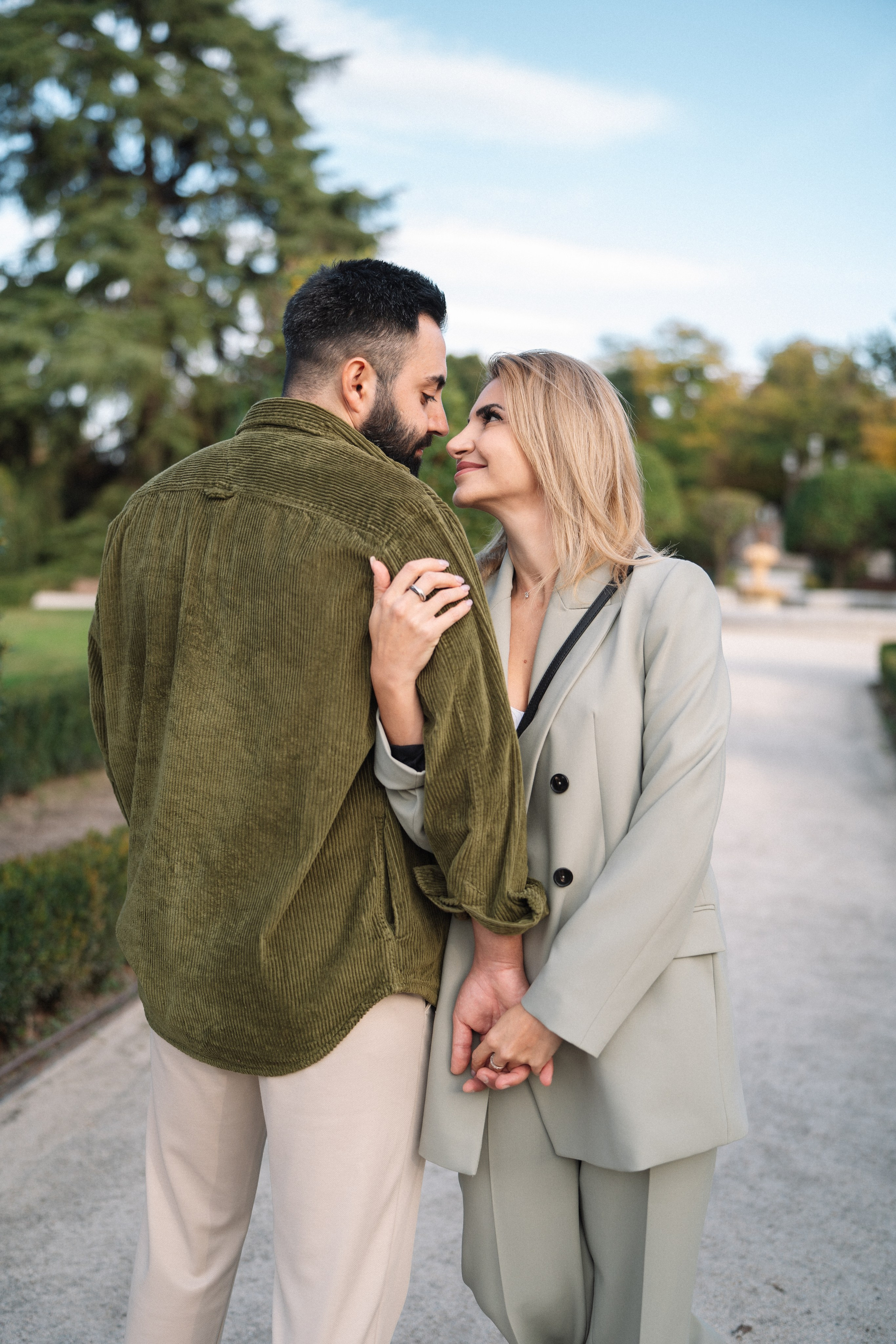 Couple photoshoot Spain. Photographer in Madrid, Spain. Alyona Belyaninova