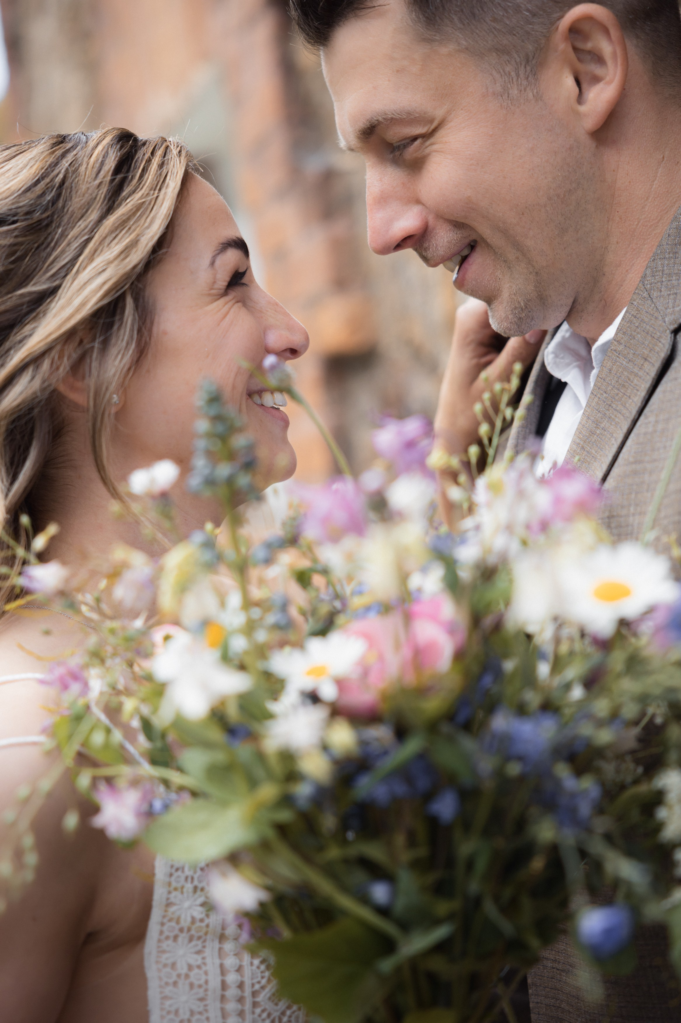 Bride and Groom Photoshoot. Lifestyle and Family Photographer in Pisek Oxana Telupilova