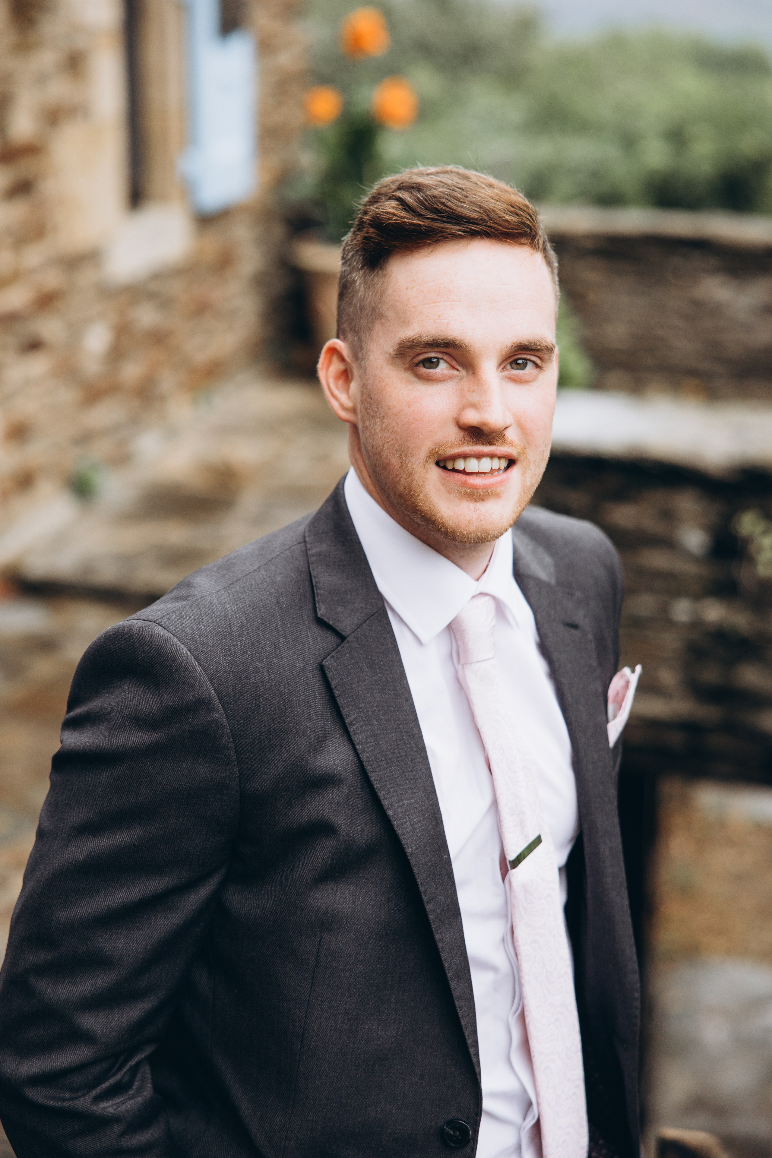 Chloé & Tom. Eugenie Smirnova — wedding, corporate and lifestyle photographer in Toulouse and Southwest France