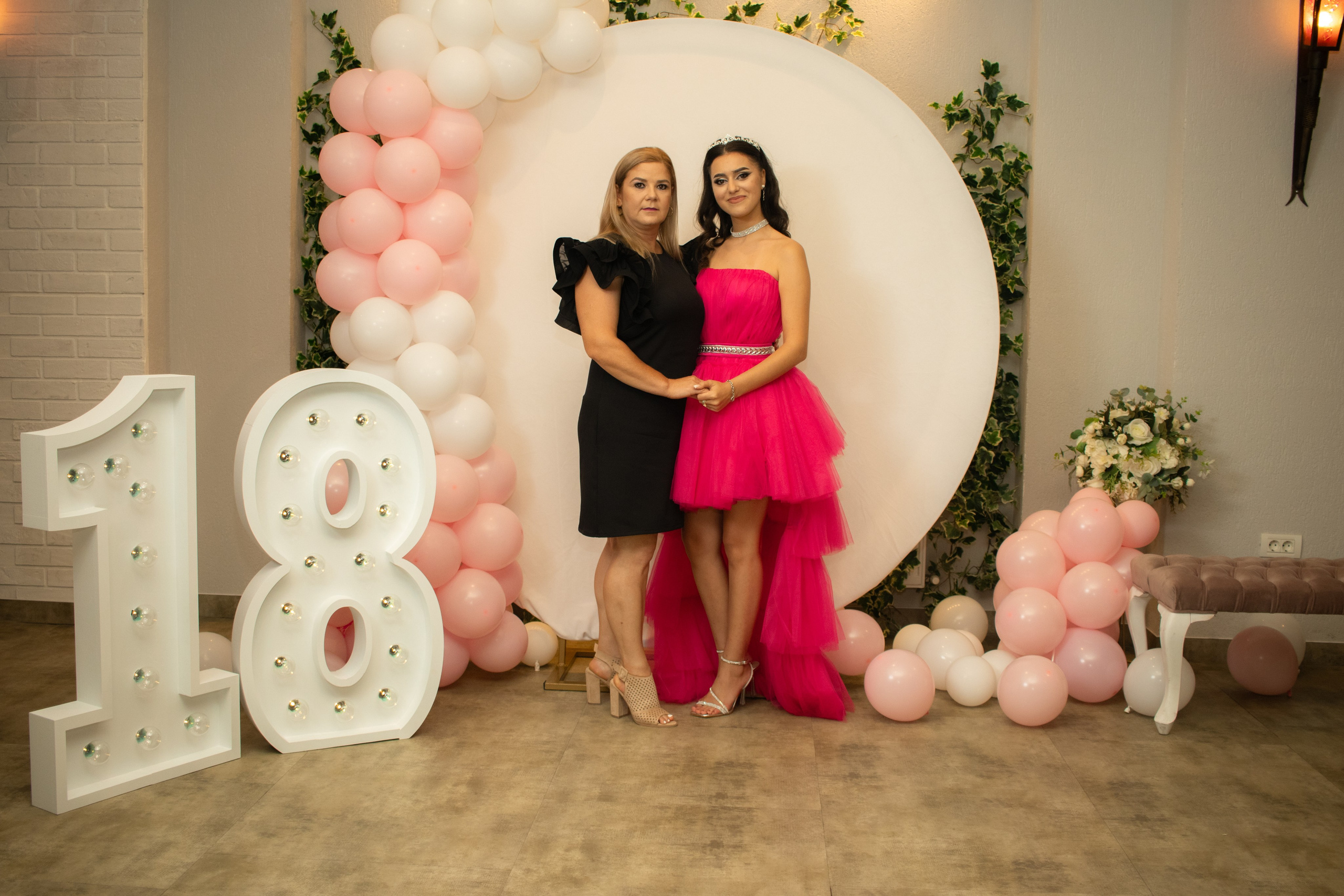 Geanina. Fotograf si videograf — evenimente si studio