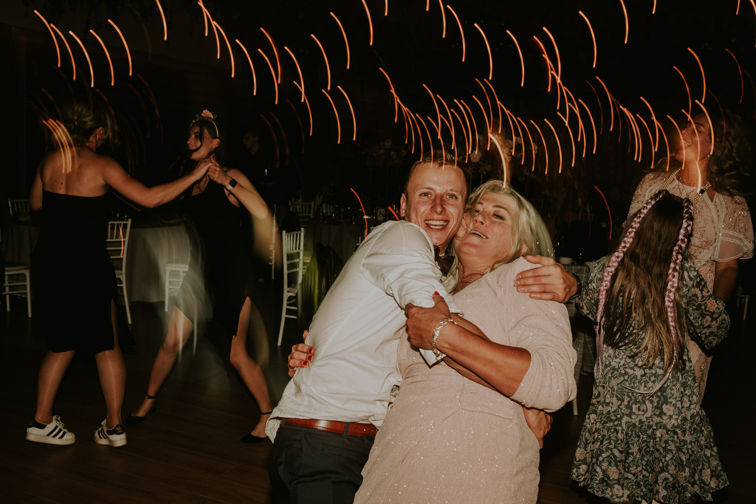 Sala Koralowa w Jaworzu: Opowieść o ślubie Nikoli i Kacpra. Karkowskafoto - fotografia miłości