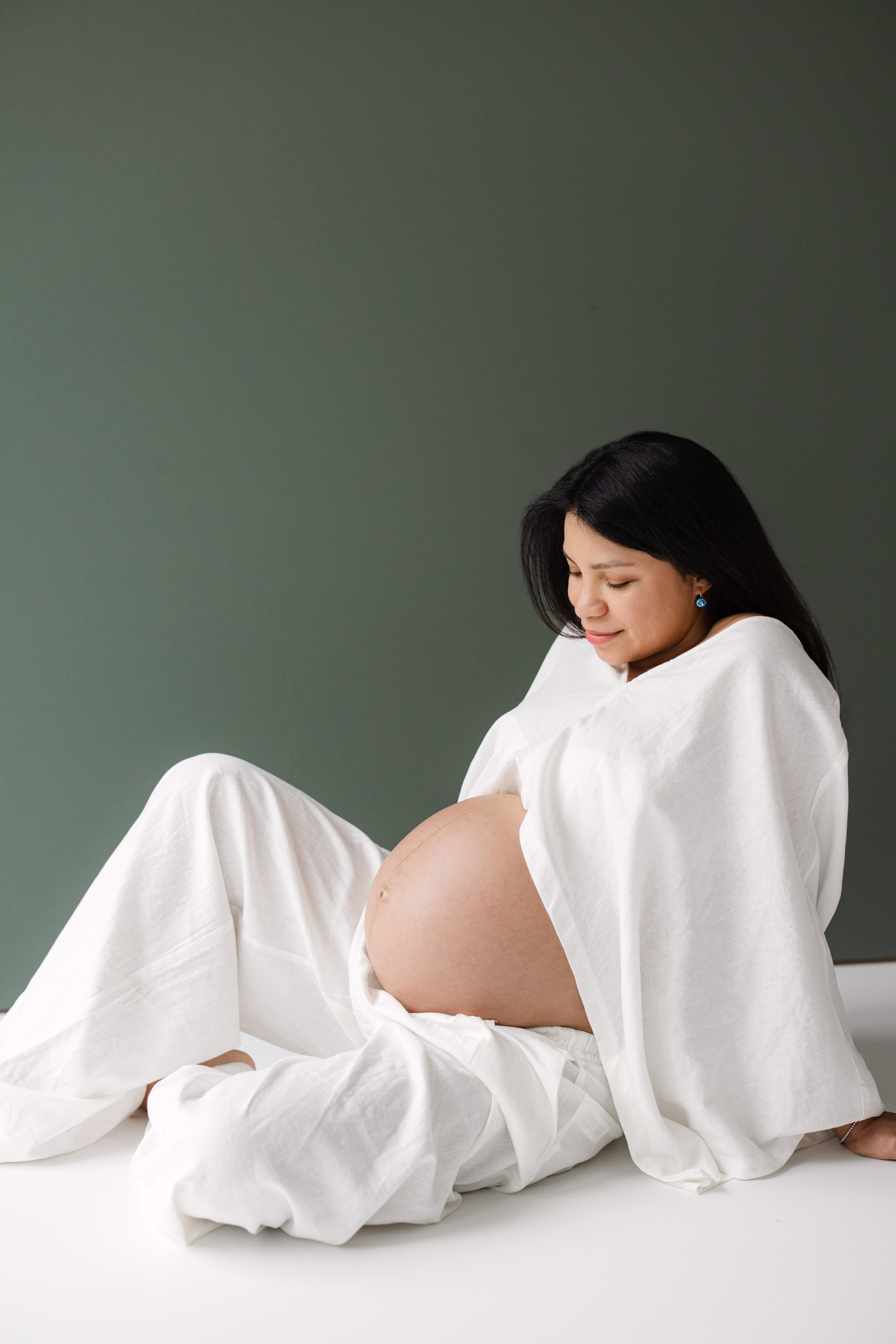 Zeitlose und moderne Schwangerschaftsfotografie in Zürich & Uster — natürlich, unkompliziert und ohne Kitsch. Wedding and Family Photographer Switzerland and Italy. Valeria Diaz