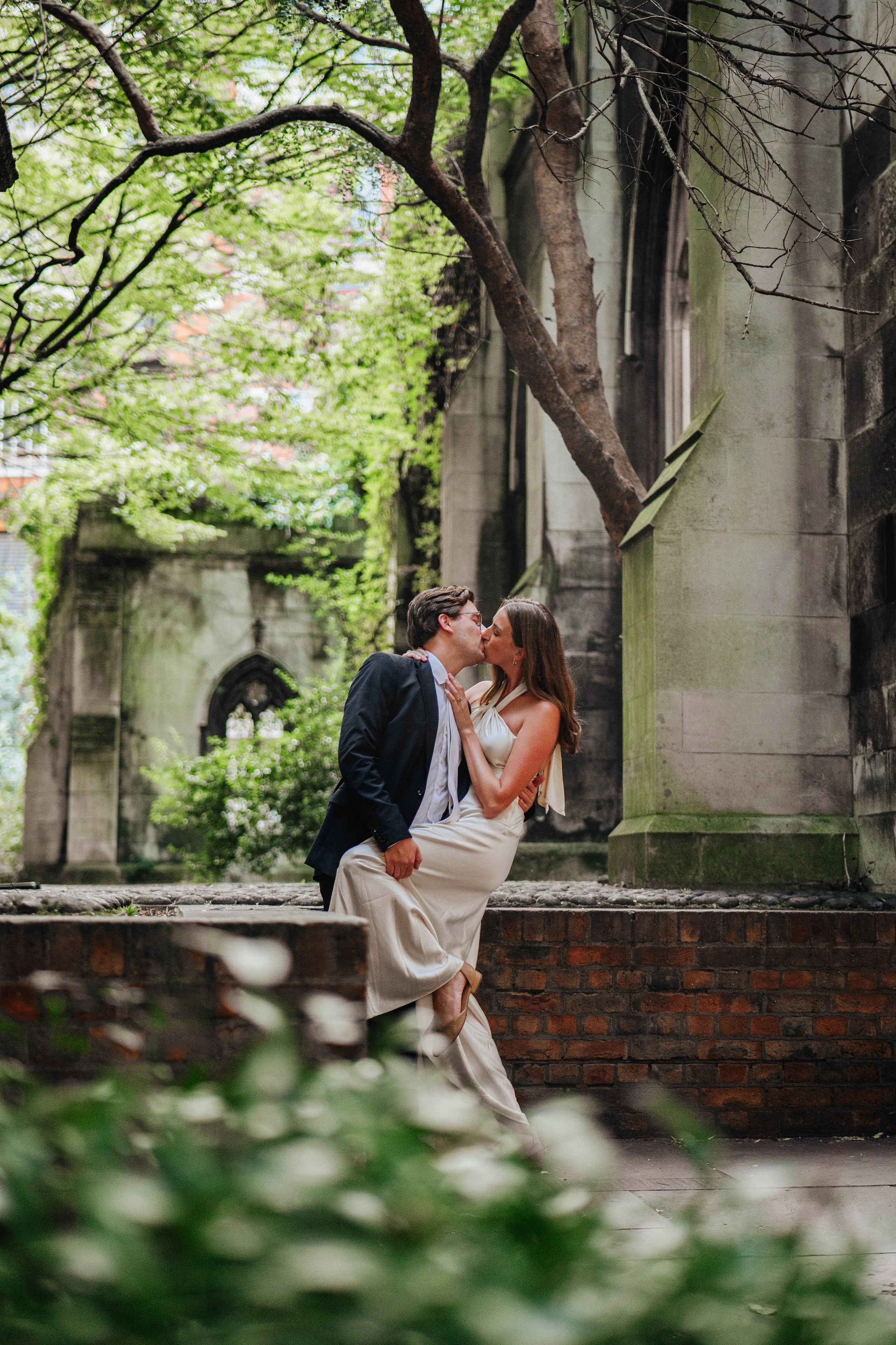 Love near Tower. Wedding and family photographer in London