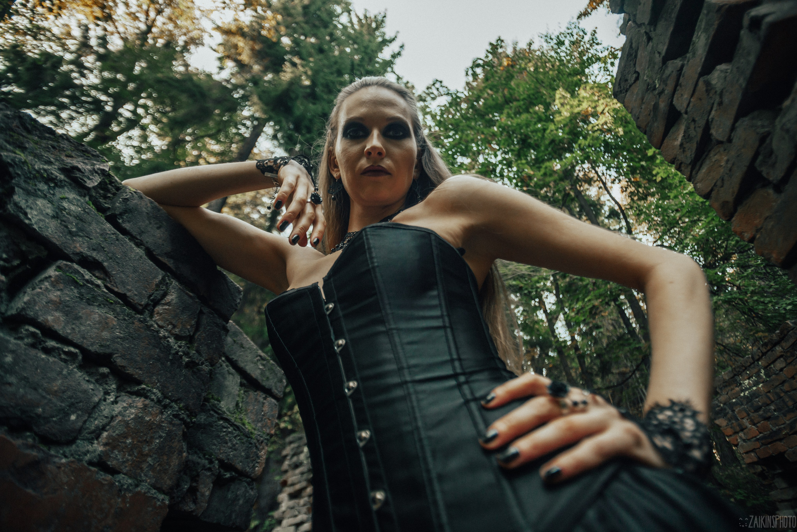 The Dark Autumn. Main