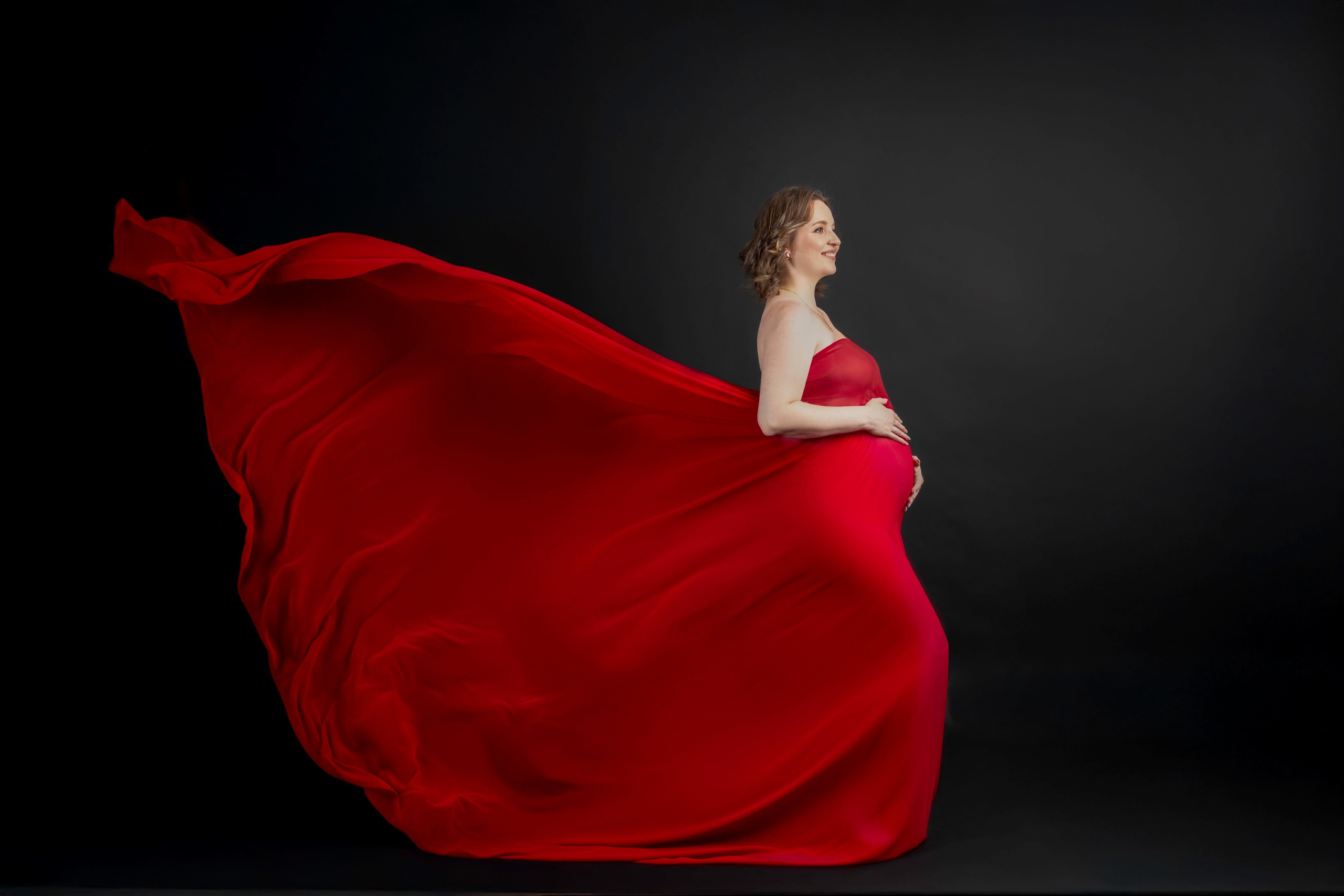 Maternity Wardrobe — Dresses Included for Your Session. Family & Maternity Photographer in Dresden Tatiana Mudryak
