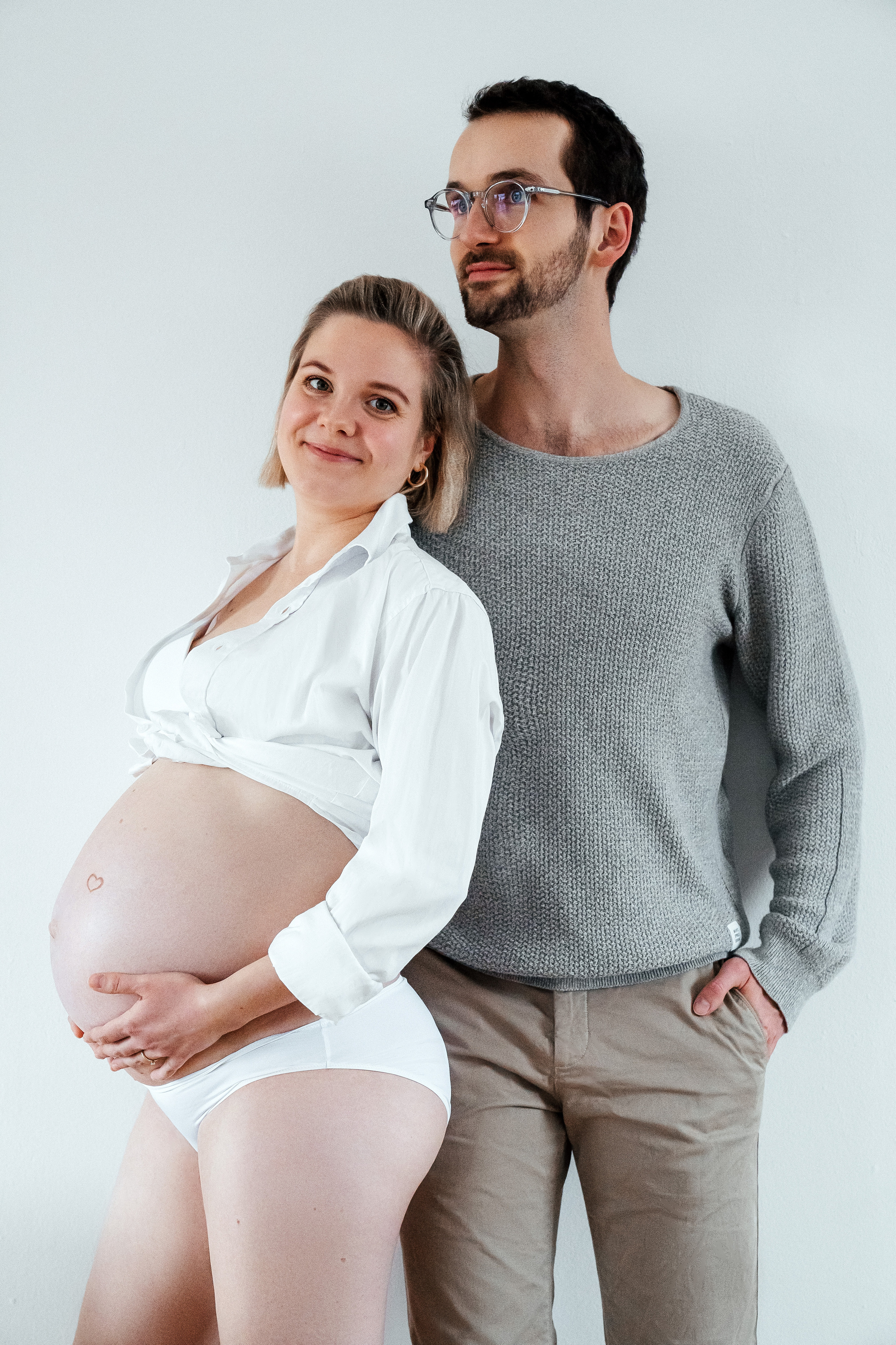 Baby Bauch. Hallo, ich bin Nadya - Fotografin aus Linz, Oberösterreich