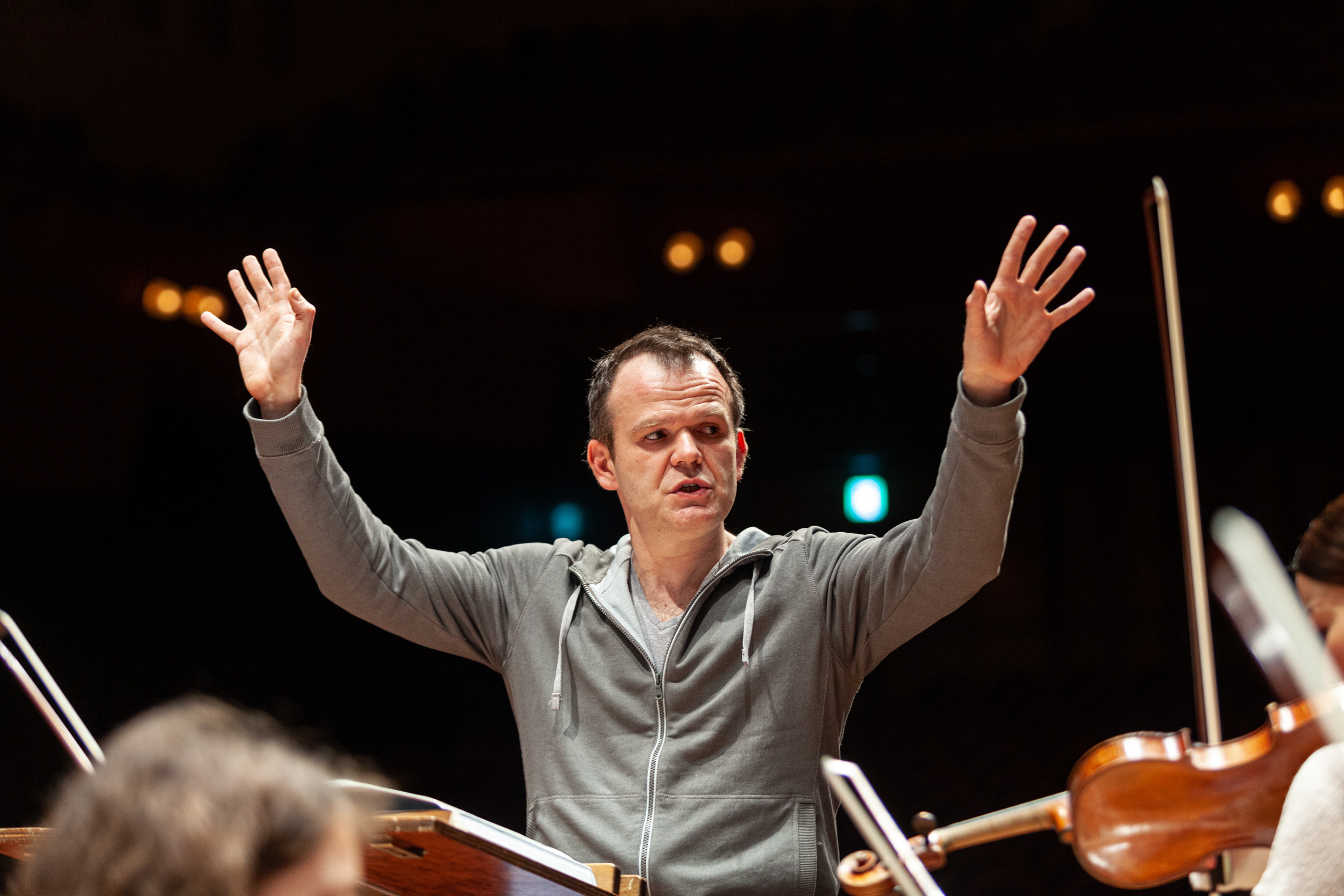 JAPAN TOURNE MIT SWR SYMPHONIEORCHESTER. Portrait photographer in Germany and all over Europe Mischa Blank