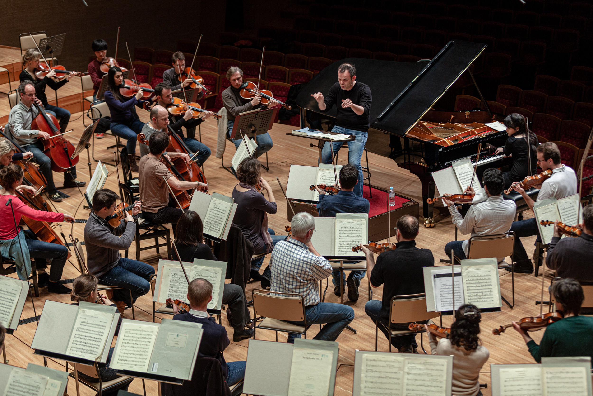 JAPAN TOURNE MIT SWR SYMPHONIEORCHESTER. Portrait photographer in Germany and all over Europe Mischa Blank