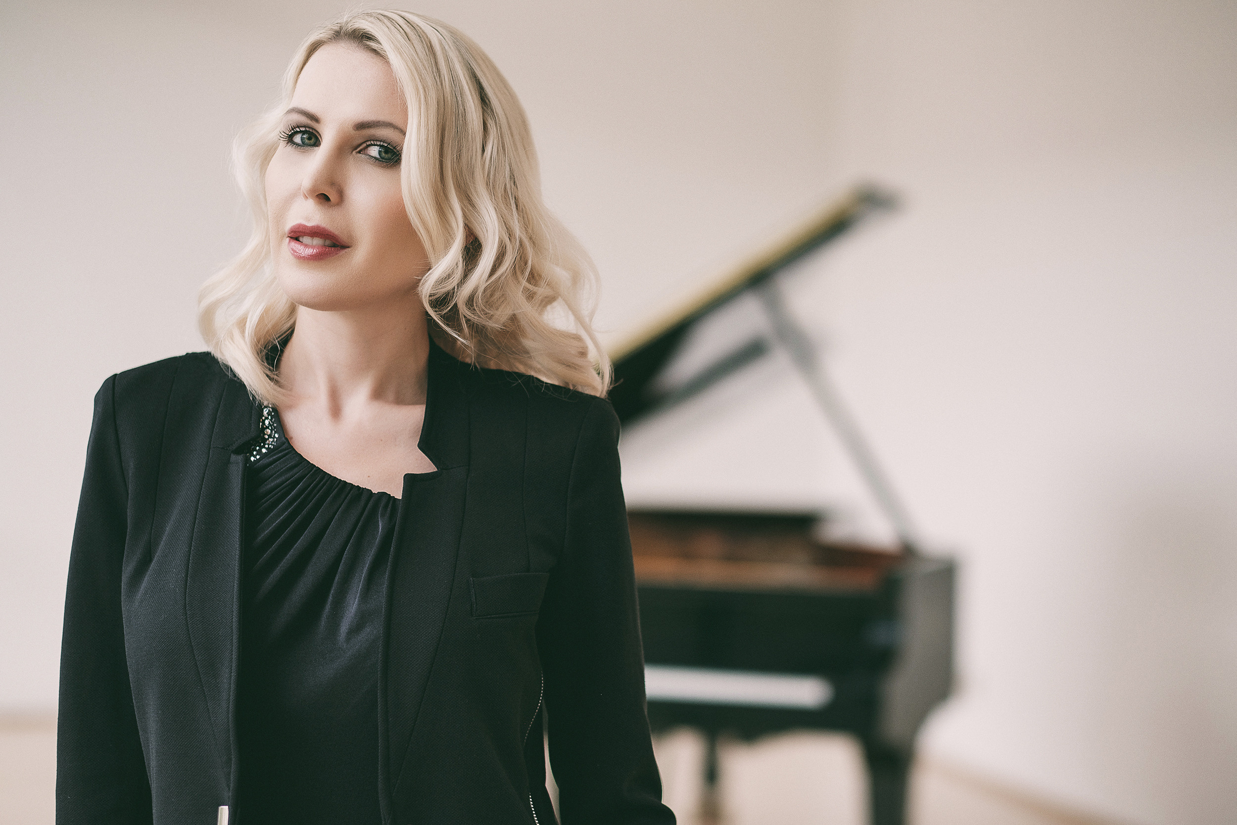 KATJA HUHN. Portrait photographer in Germany and all over Europe Mischa Blank