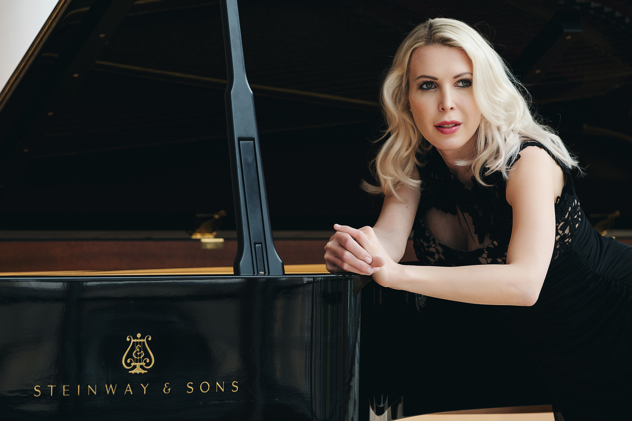 KATJA HUHN. Portrait photographer in Germany and all over Europe Mischa Blank