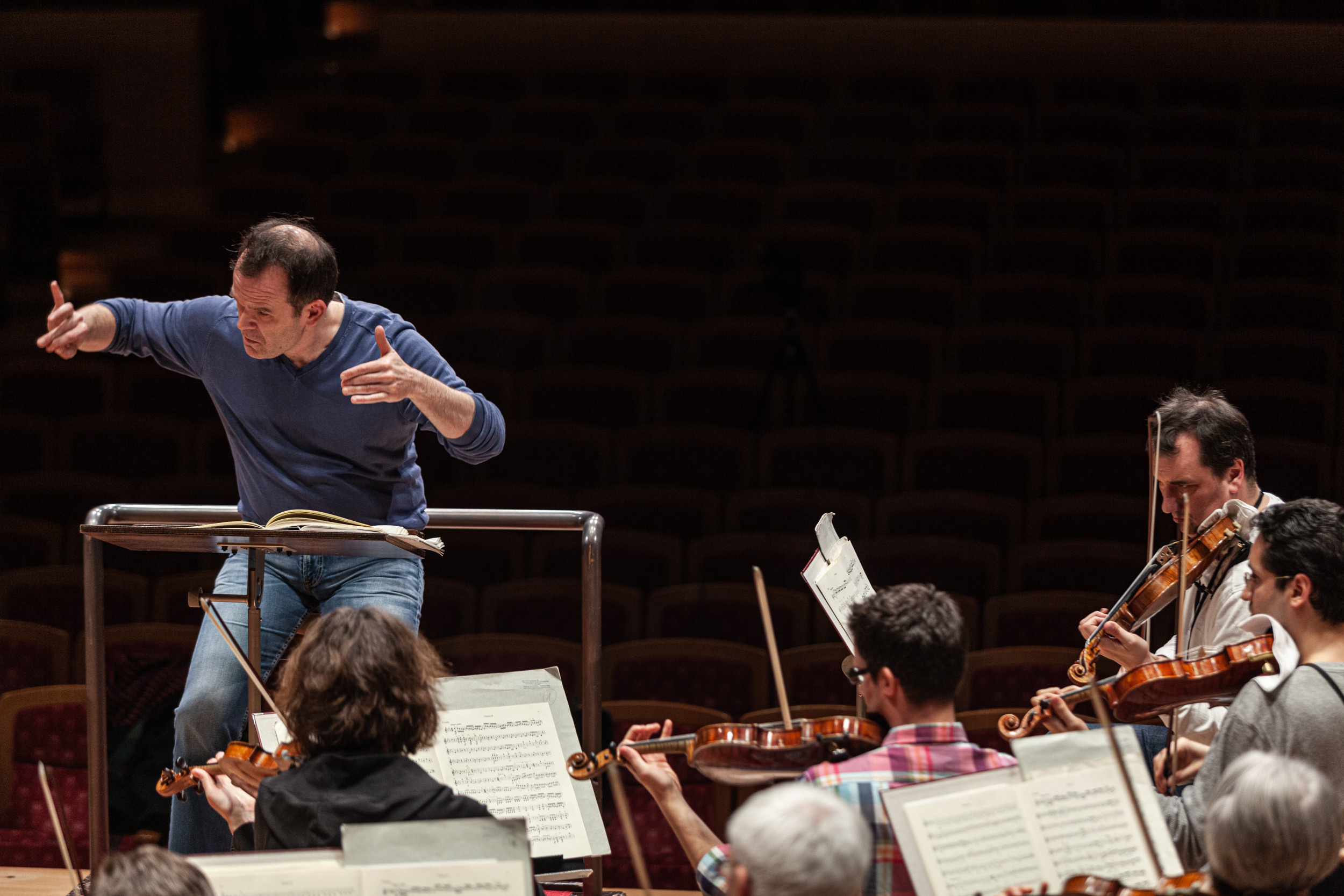 JAPAN TOURNE MIT SWR SYMPHONIEORCHESTER. Portrait photographer in Germany and all over Europe Mischa Blank