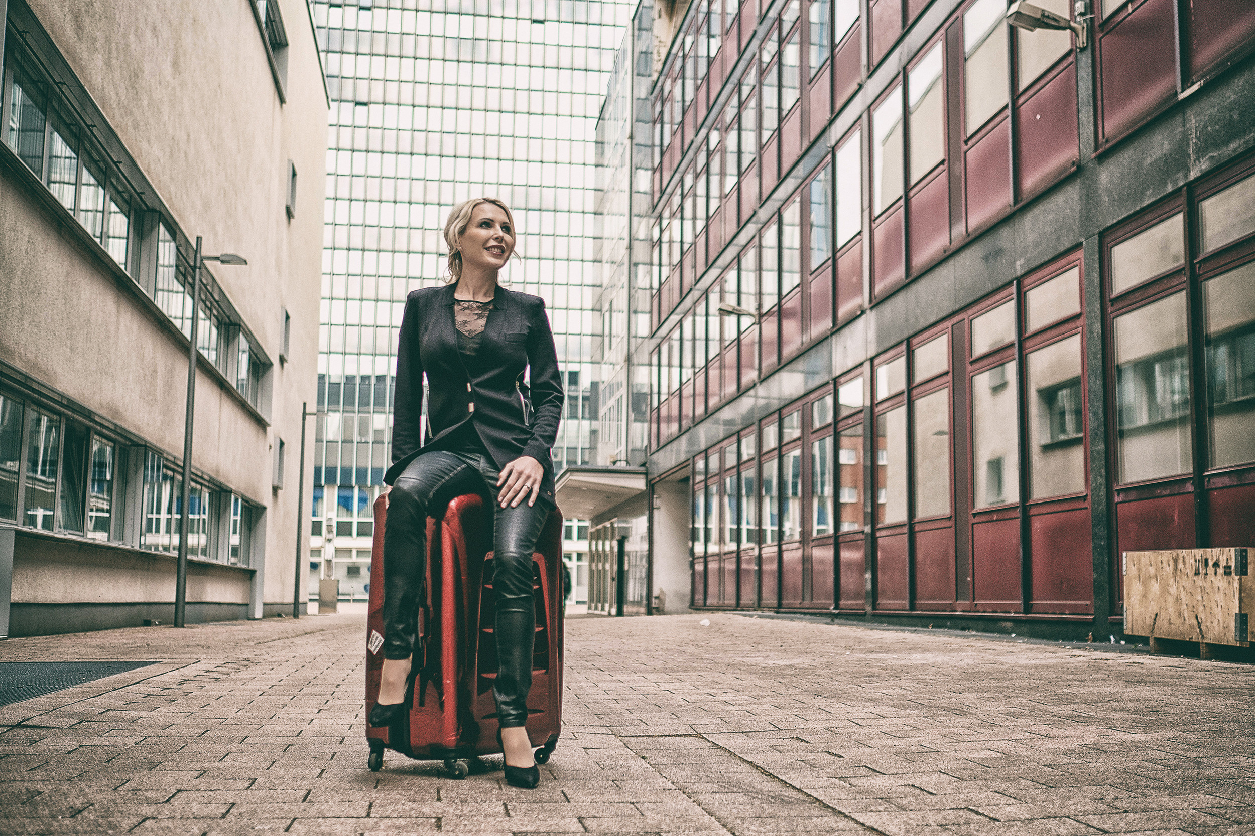 KATJA HUHN. Portrait photographer in Germany and all over Europe Mischa Blank