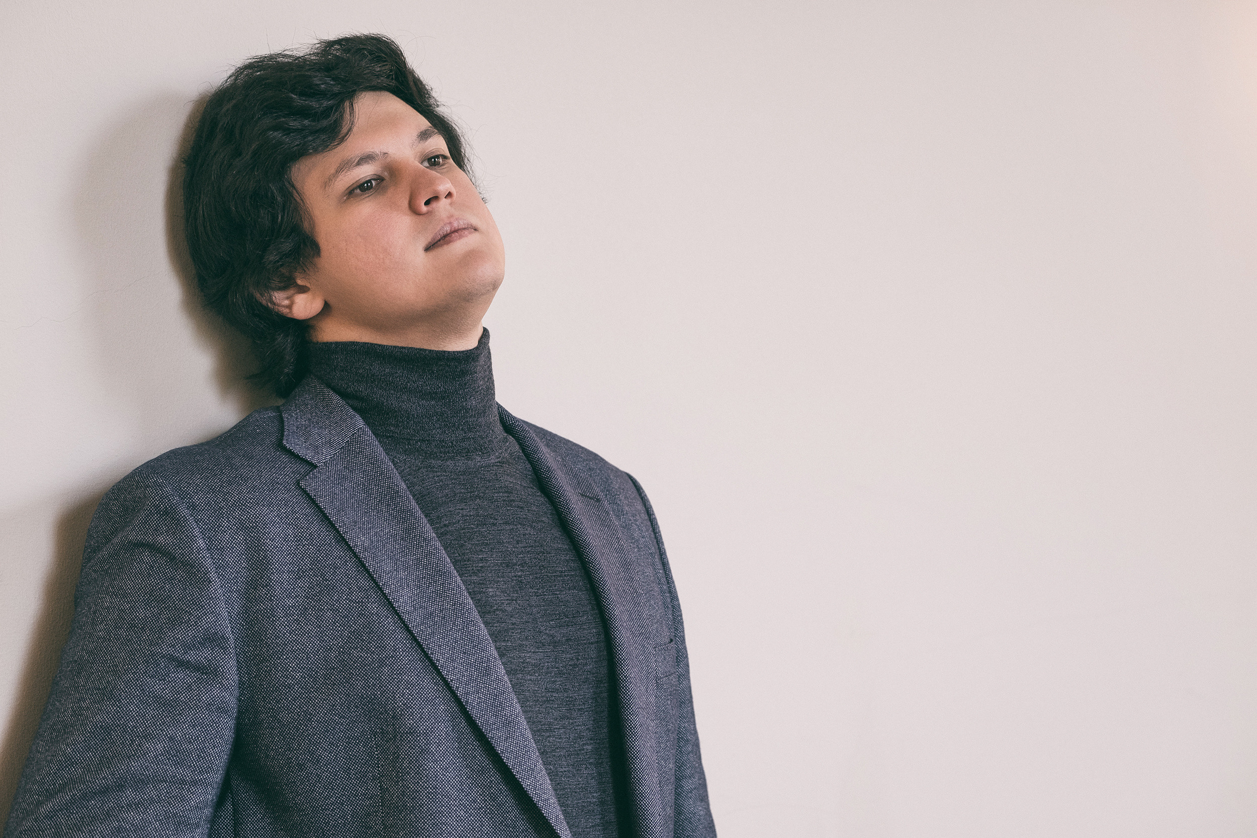 AZIZ SHOKHAKIMOV. Portrait photographer in Germany and all over Europe Mischa Blank