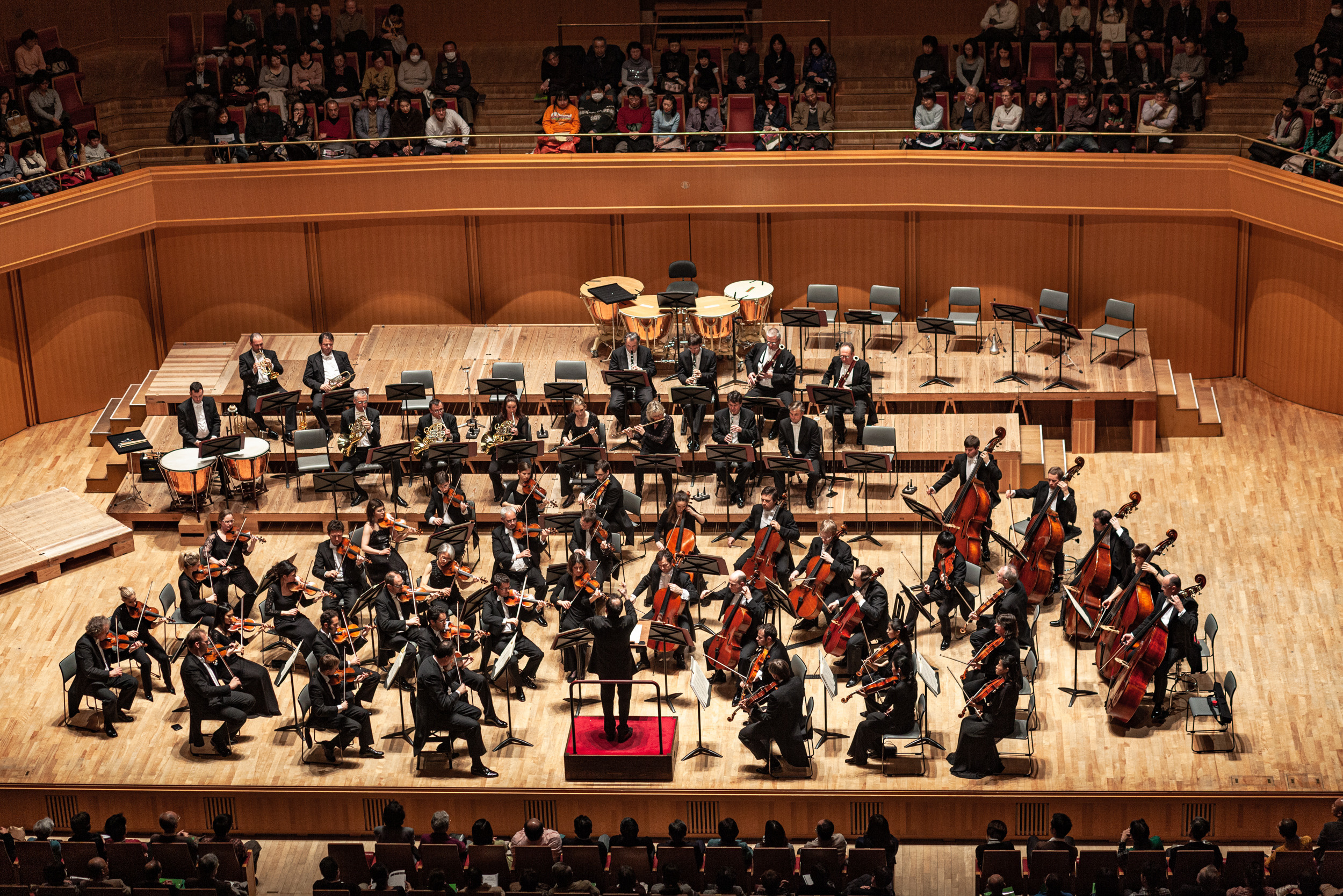 JAPAN TOURNE MIT SWR SYMPHONIEORCHESTER. Portrait photographer in Germany and all over Europe Mischa Blank