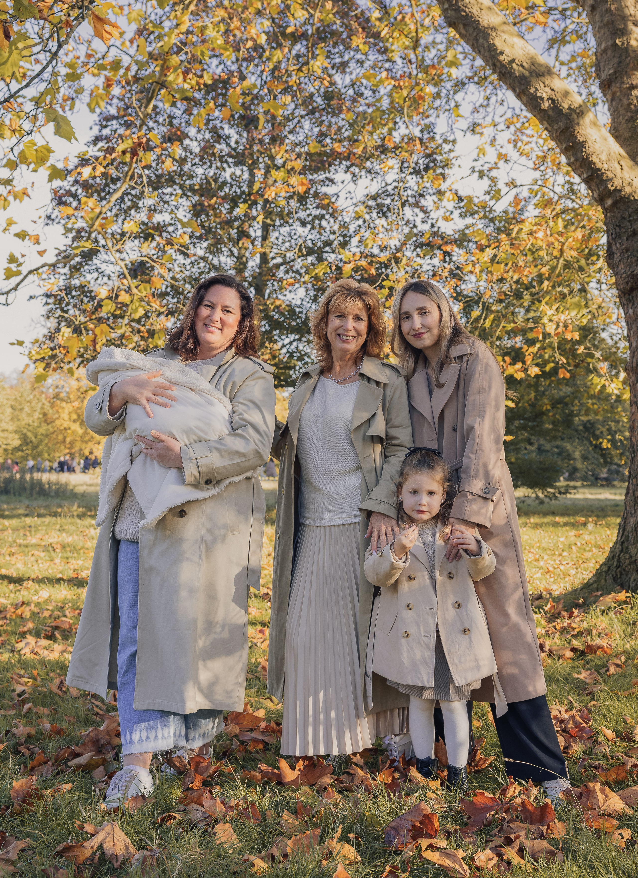 Family autumnal session. PHOTOGRAPHER IN LONDON