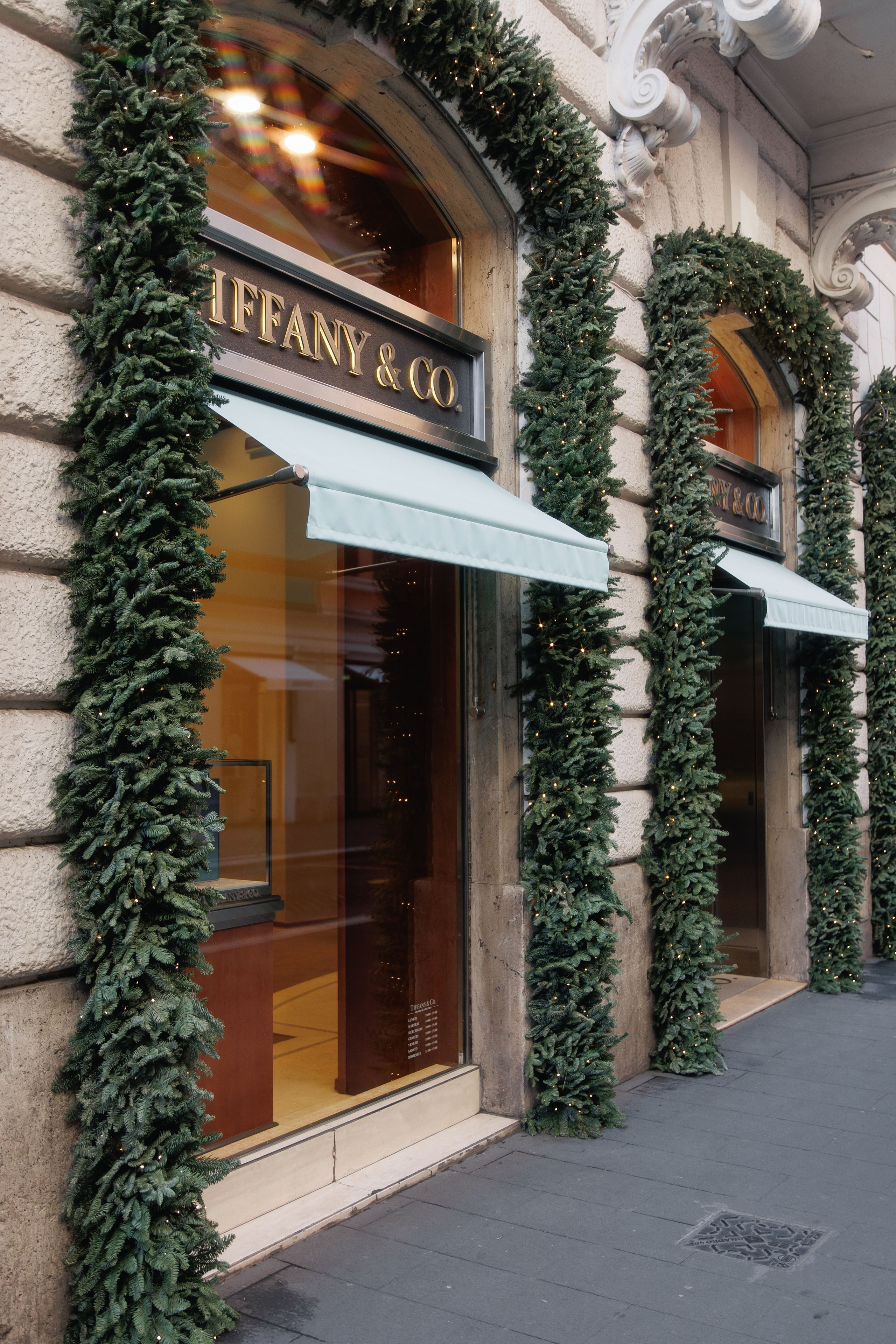 Christmas photoshooting in Rome Couple street christmas shooting Christmast looks style Christmas photoshootingRome christmast Christmas couple looksNew year Photoshooting