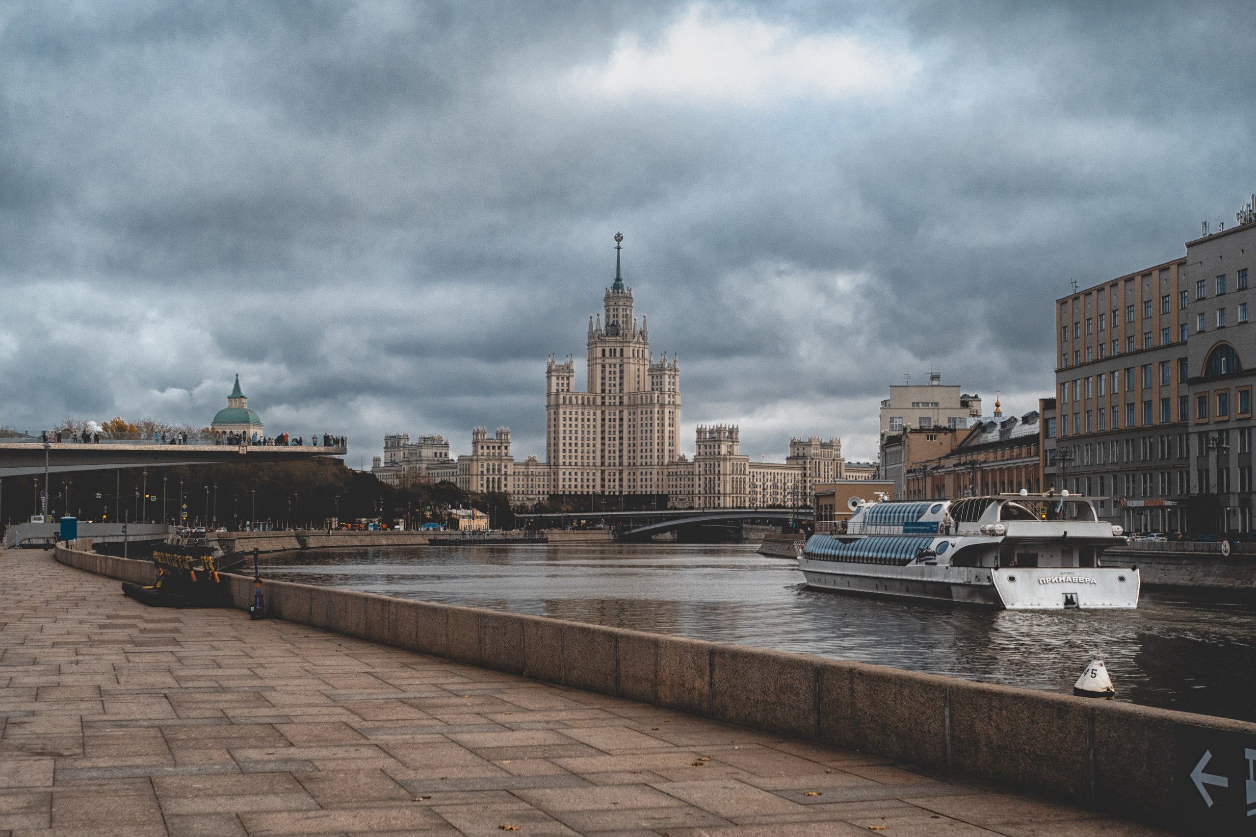 Прогулка вдоль набережной Москвы реки к парку Зарядье. Семейный и детский фотограф на Лазурном Берегу