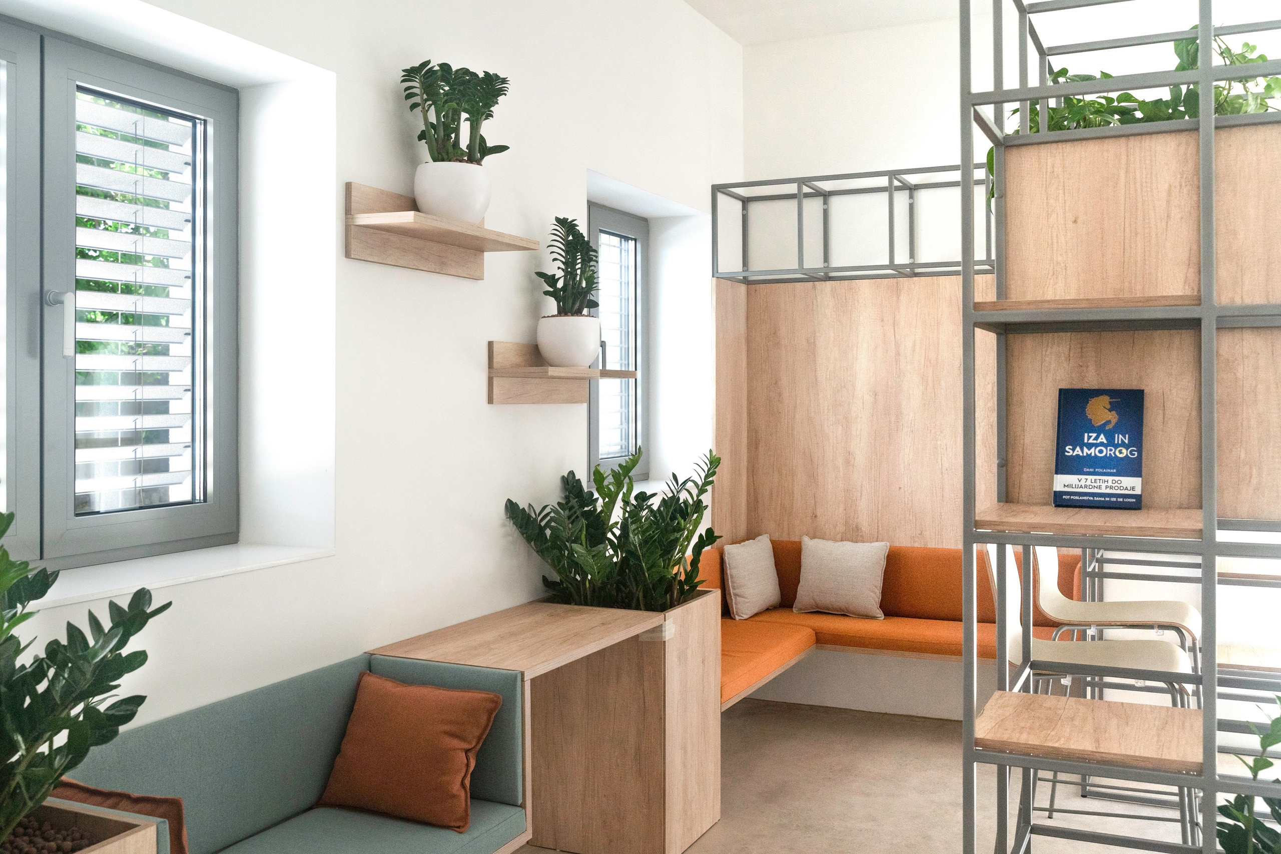 Fotografiranje Interierja. Fotografinja in videografinja Mariia Bortiakova iz Slovenije: fotografiranje dogodkov, portretov in snemanje videov po vsej Sloveniji