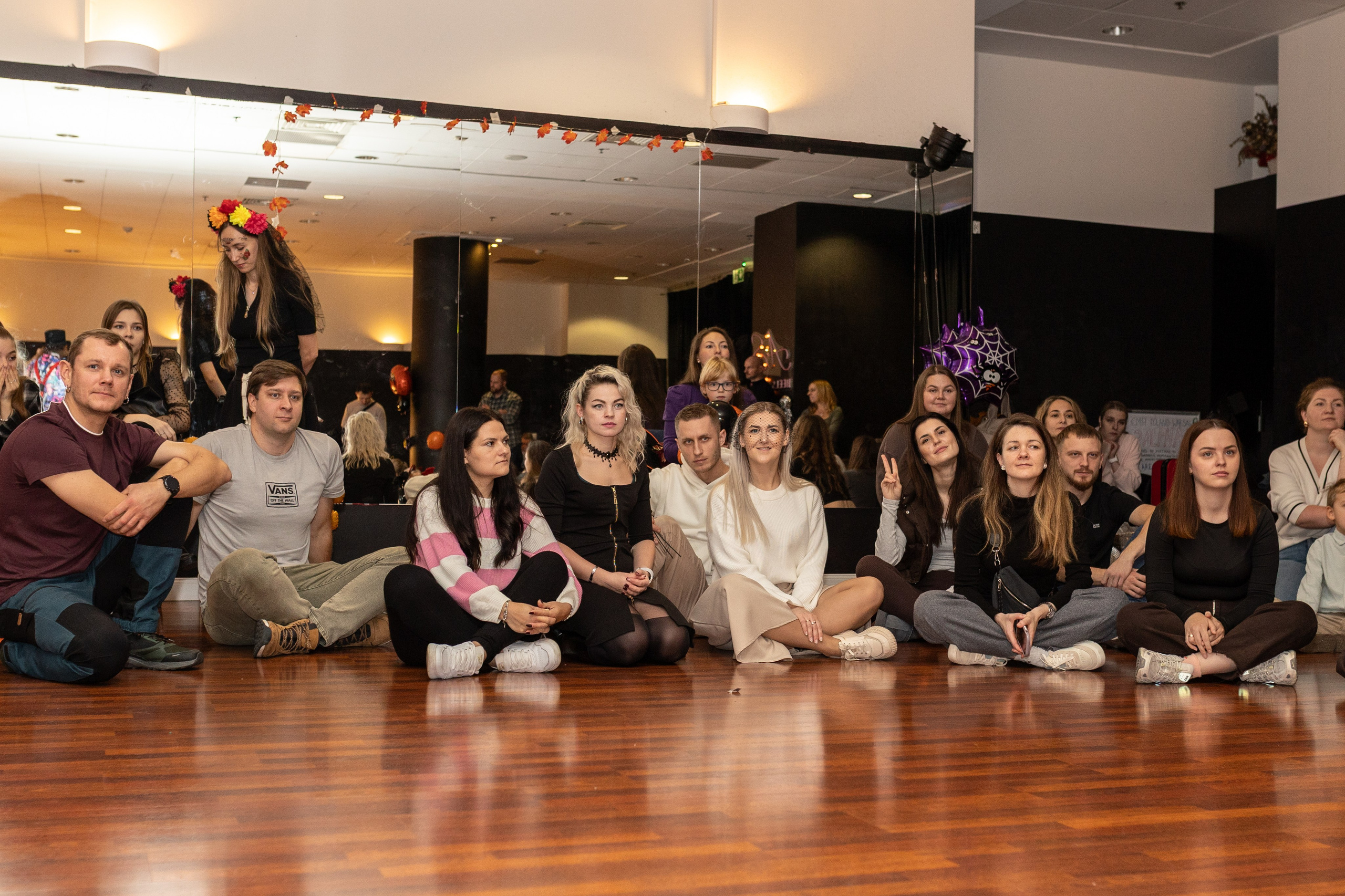 Leo dance studio Helloween 2025. Семейный и детский фотограф в Варшаве Мила Бобровская