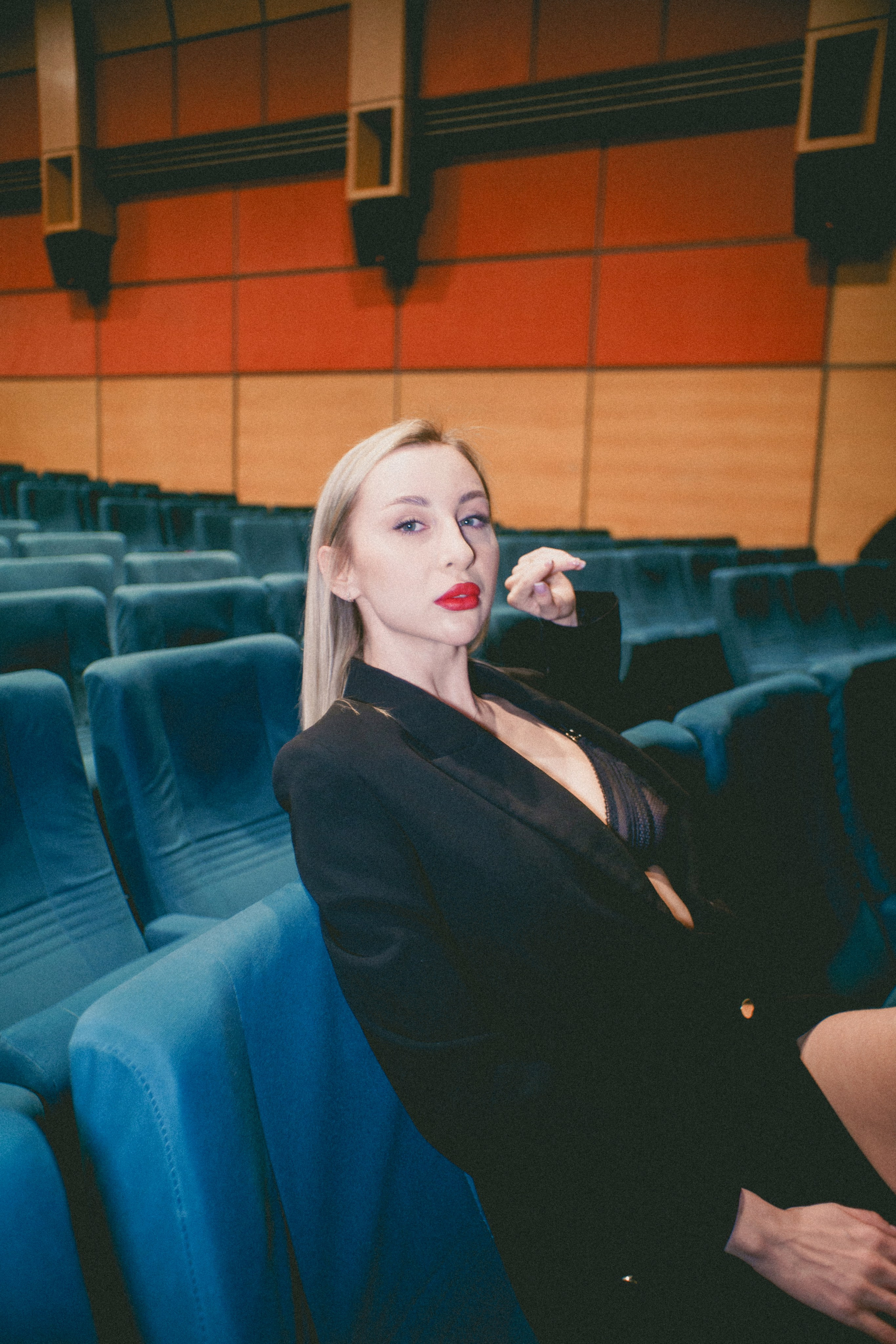 Parallels Photo project with Alina and Eleni. Photographer in Greece Kristina