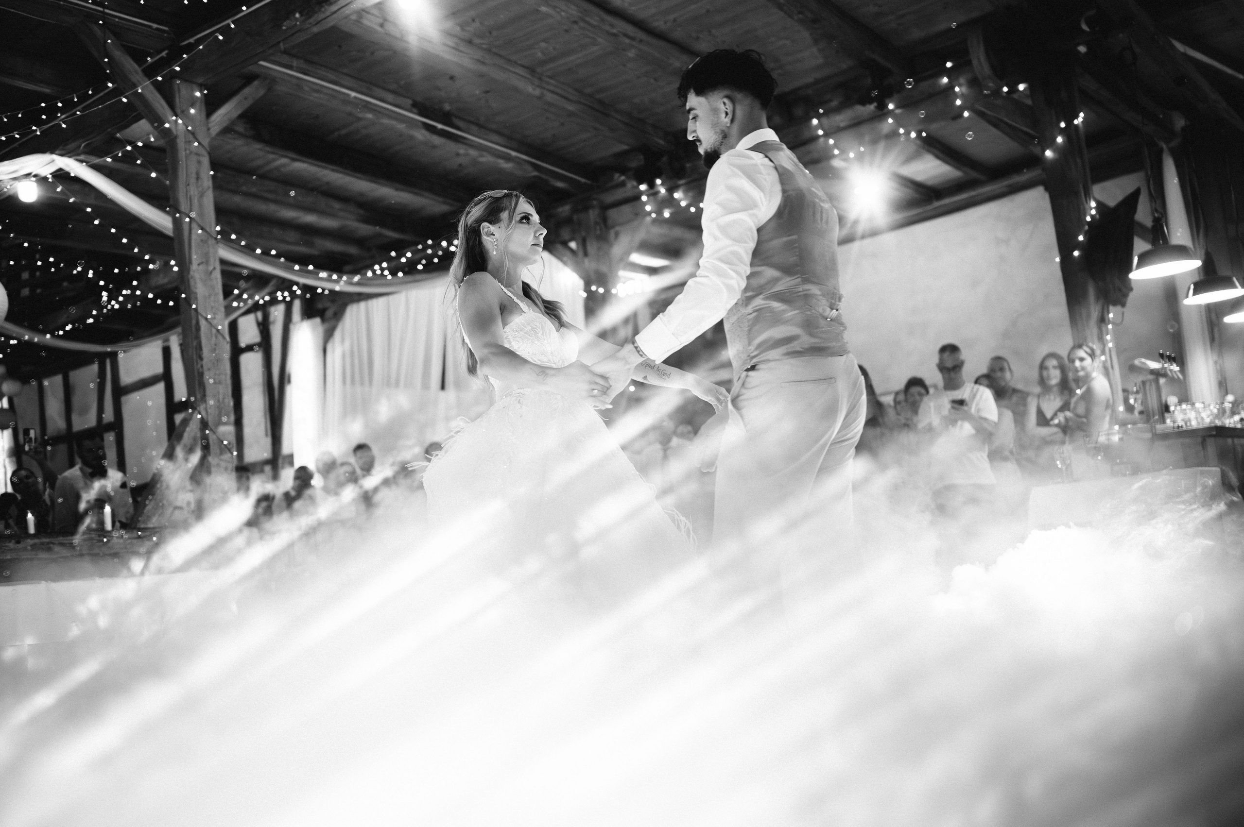 GentleFrame Hochzeitsfotografie in Ulm: Die Hochzeit von Markus & Vanessa – authentische Reportage. Authentische, emotionale, zeitlose Hochzeitsfotografie aus Albstadt