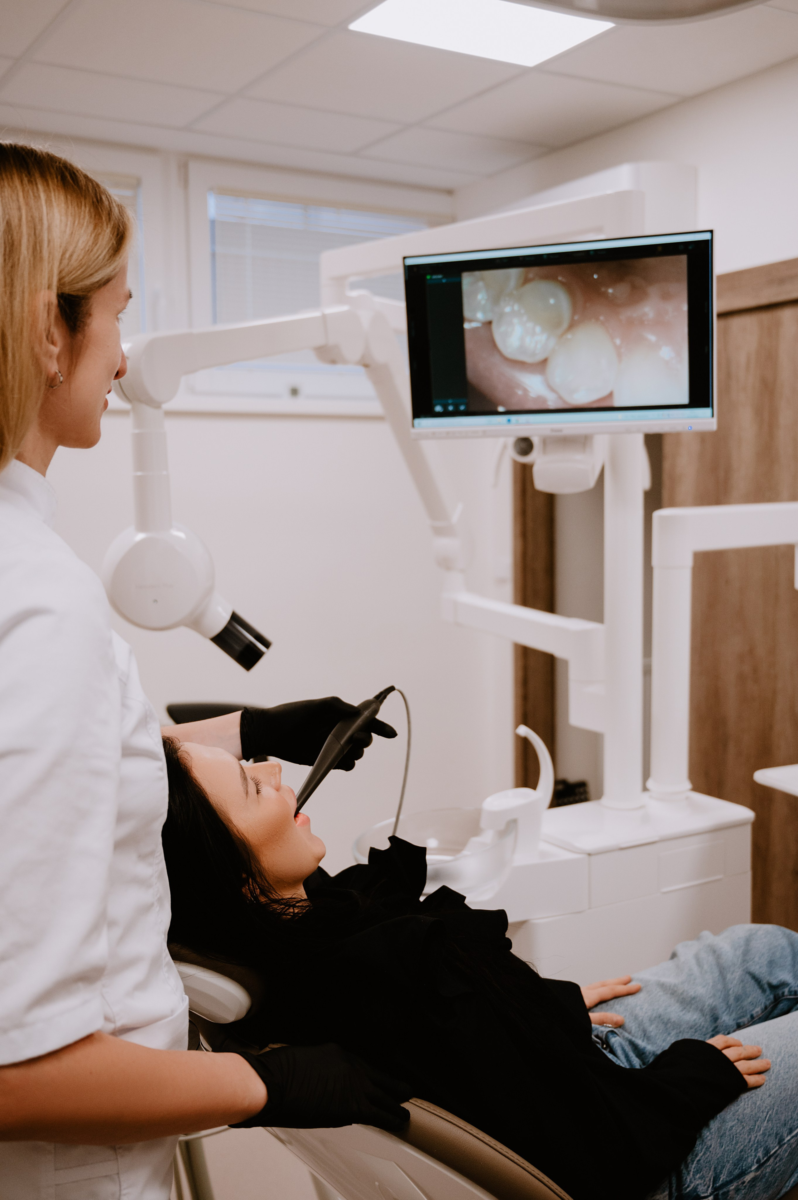 EDClinic dentistry in Prague. ANNA-MARIA PHOTO CONTENT CREATOR — фотограф, естет, художник і візуальний експерт Instagram у Празі