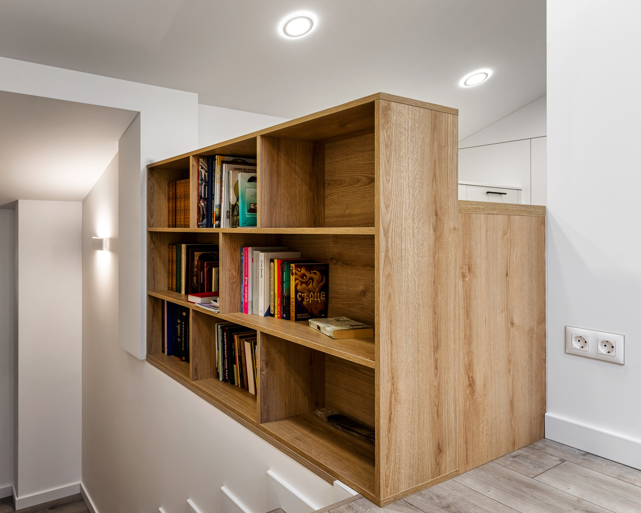 Мебели Русев-цялостно обзавеждане на три етажен семеен дом. Професионален фотограф в Пловдив и областта