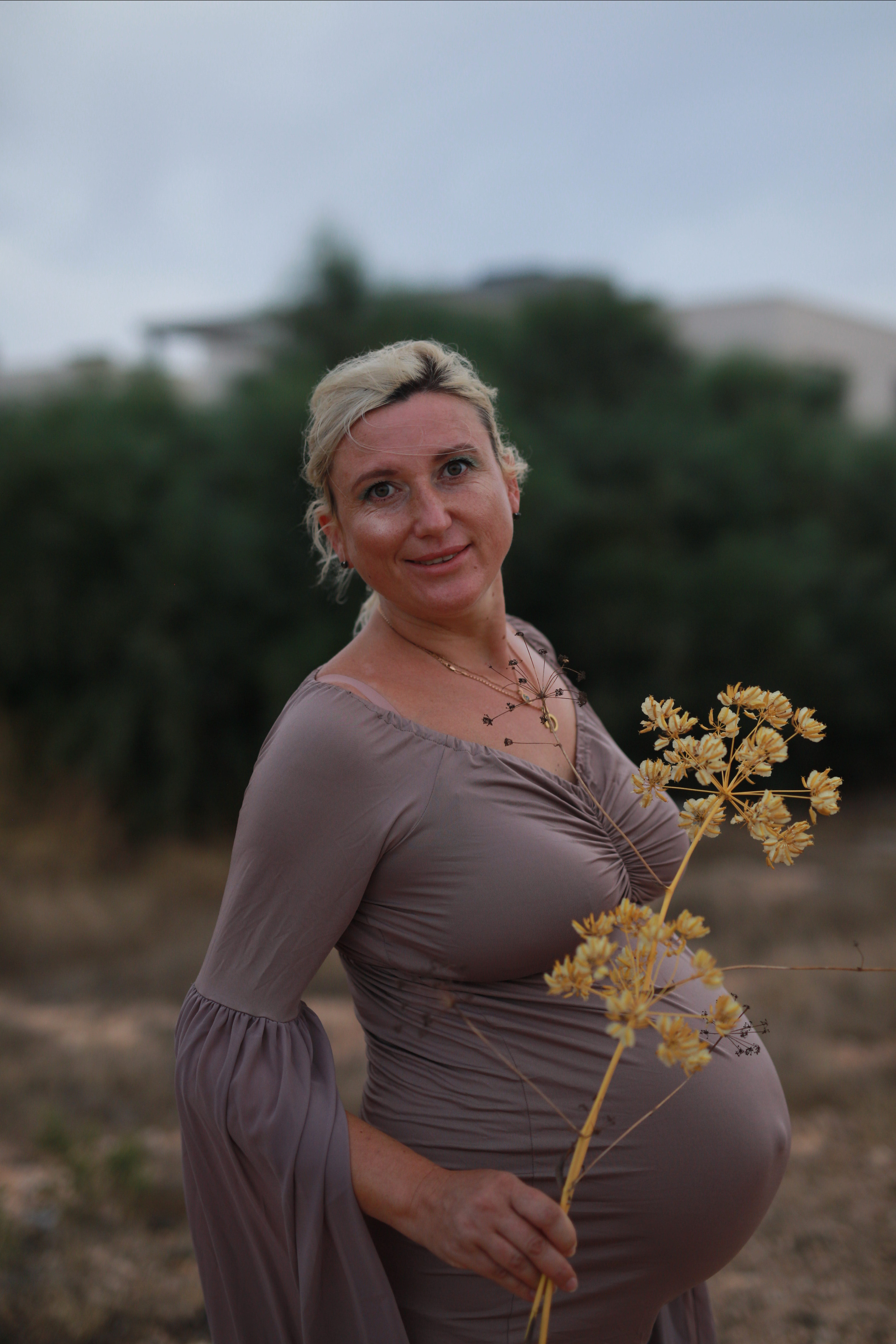 Waiting for a baby. Family and real state photographer in Haugesund Dina Vikra