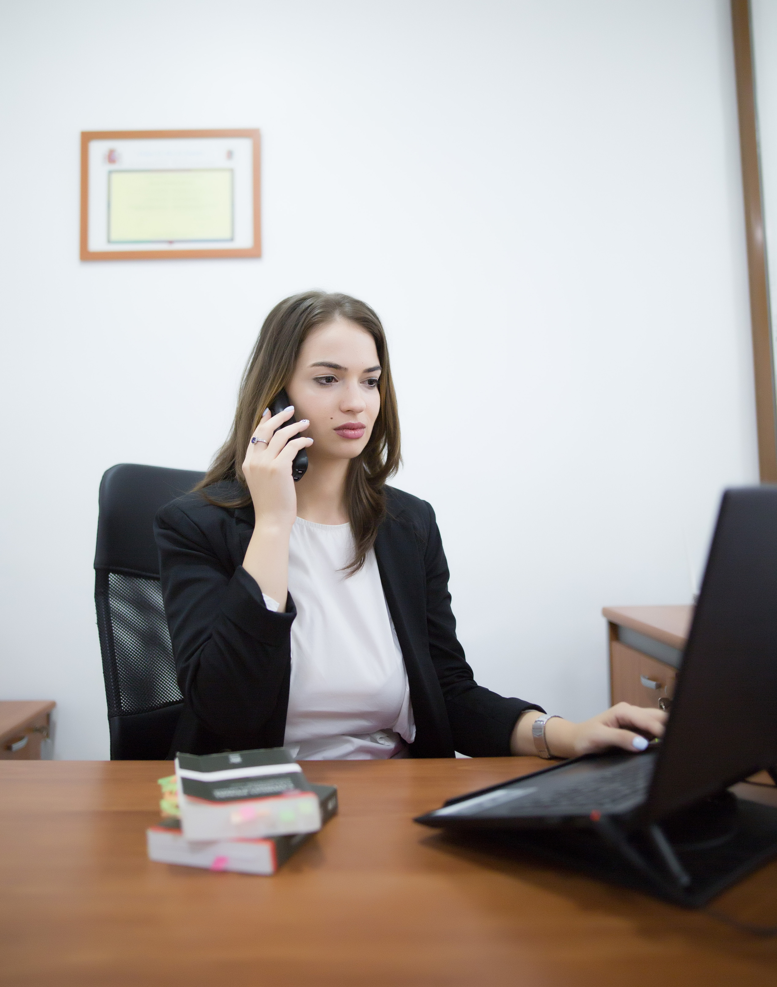 Lawyer. Family and real state photographer in Haugesund Dina Vikra