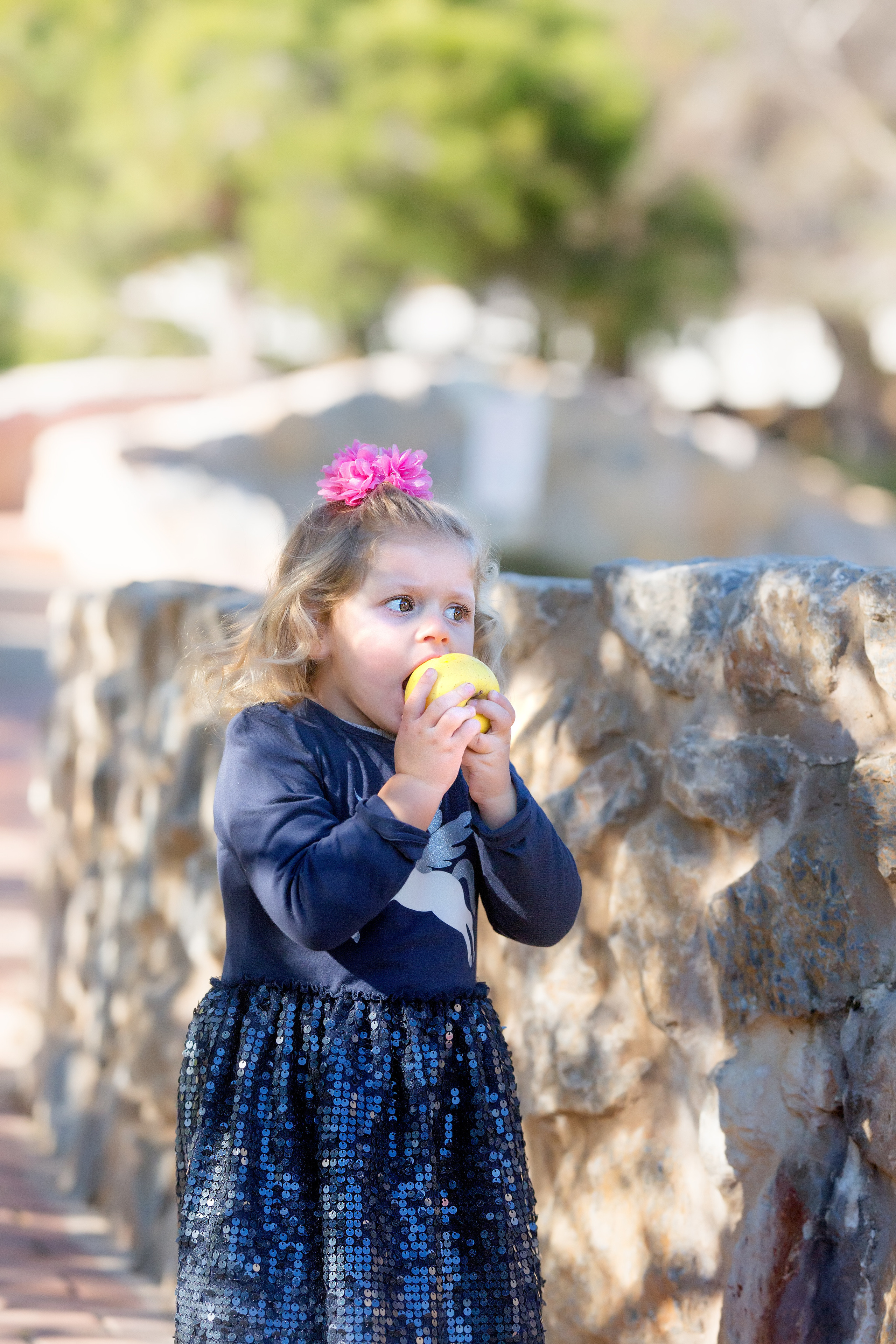 Vera. Family and real state photographer in Haugesund Dina Vikra