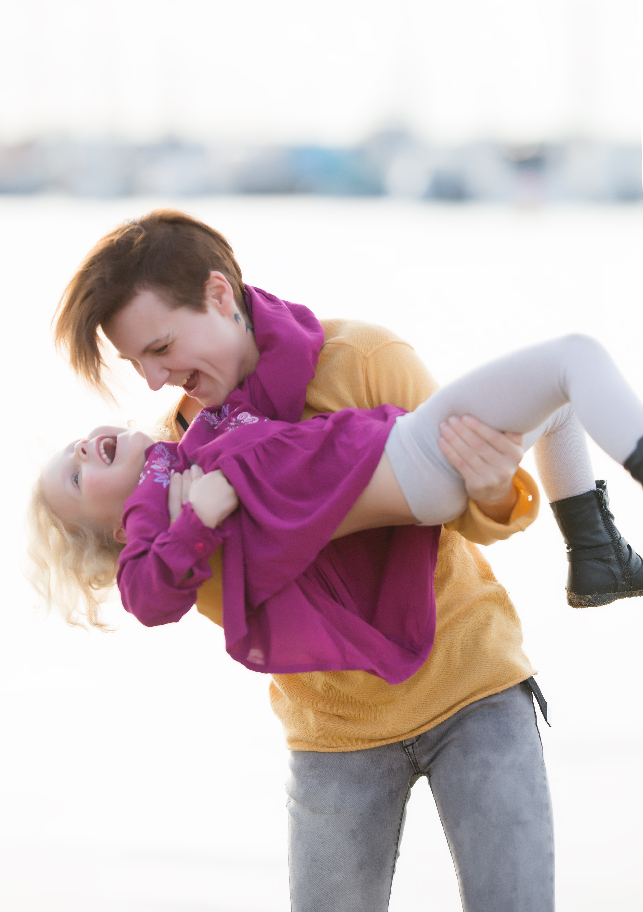 Smile. Family and real state photographer in Haugesund Dina Vikra