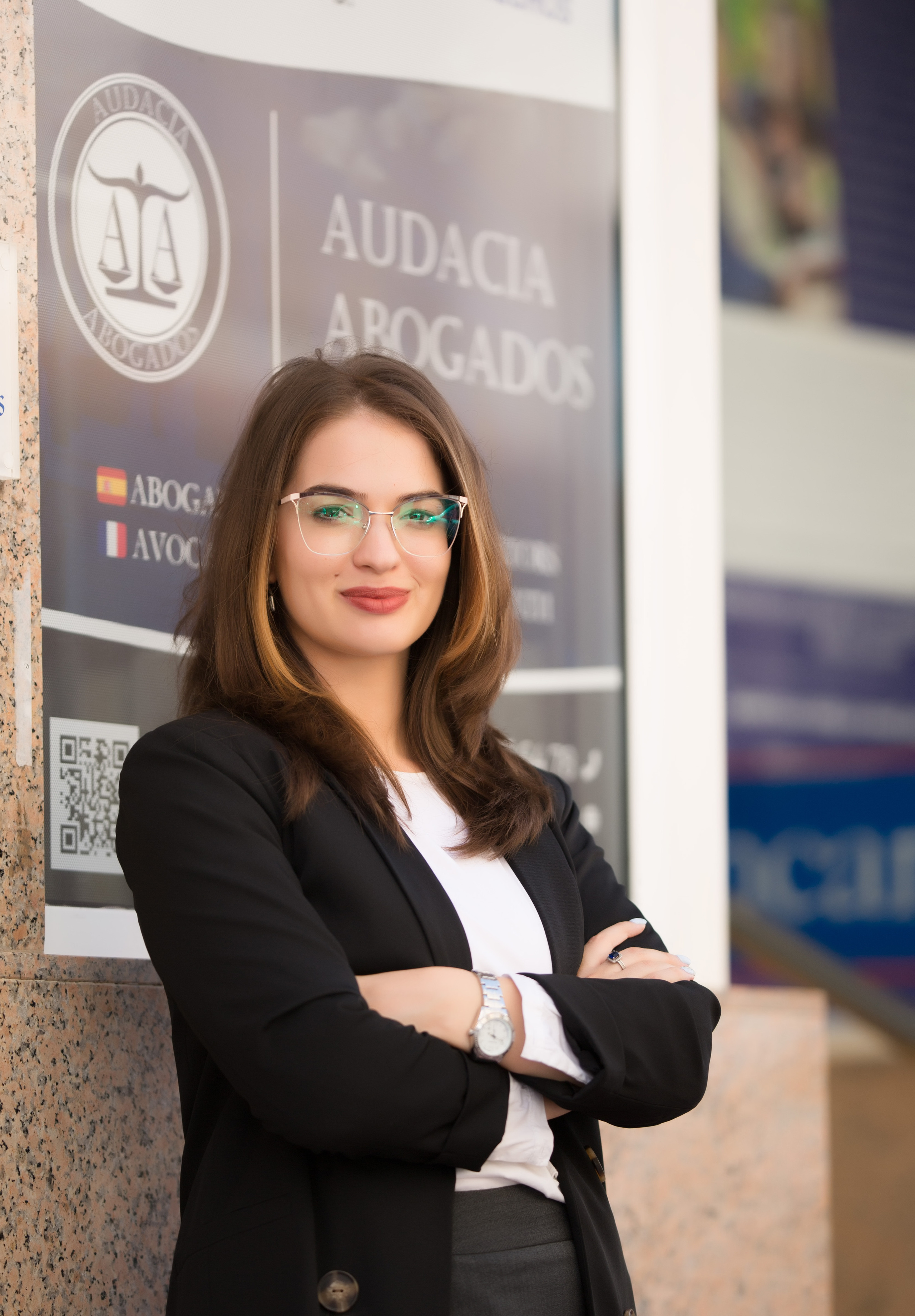 Lawyer. Family and real state photographer in Haugesund Dina Vikra