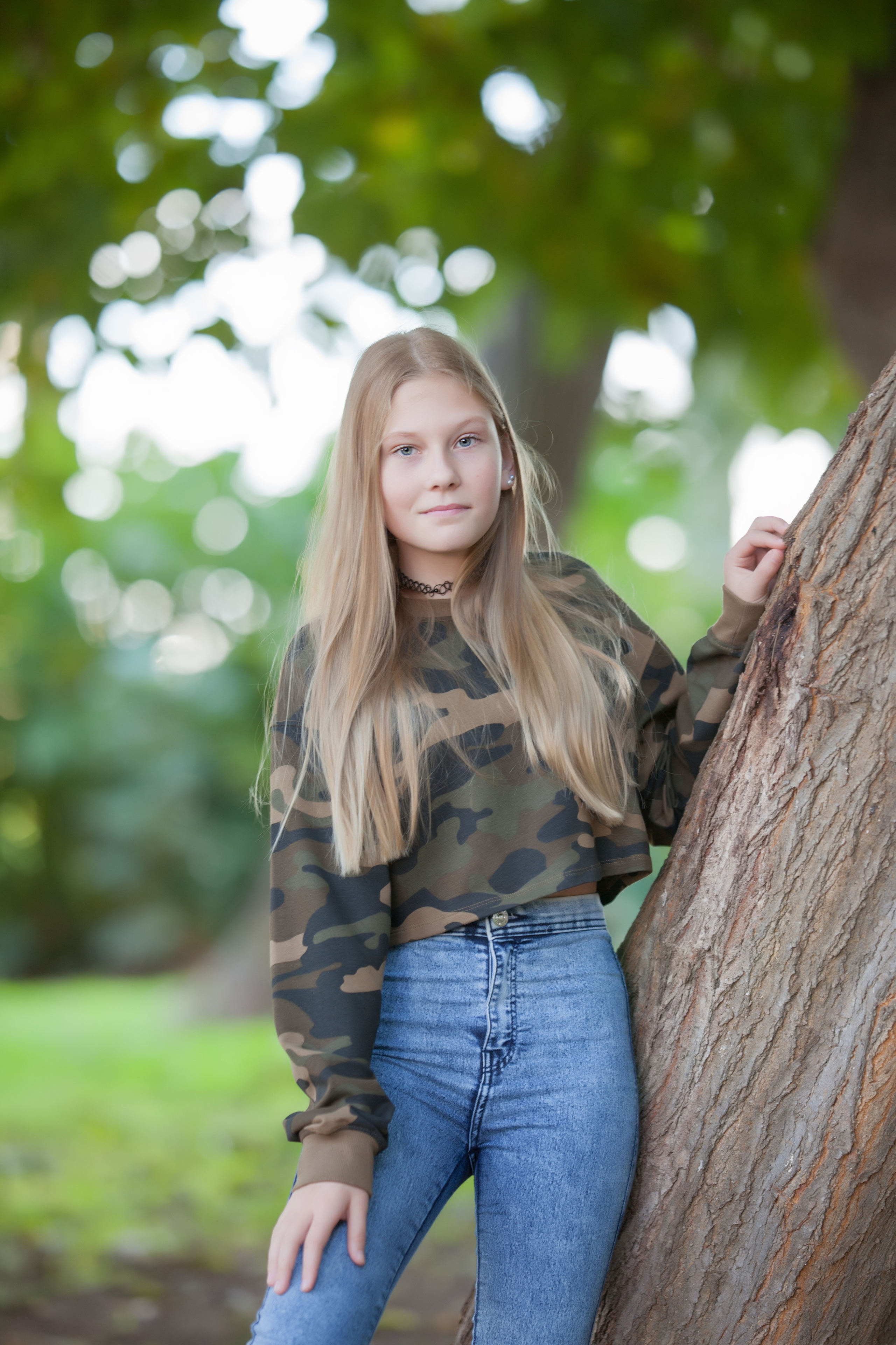 Under palm. Family and real state photographer in Haugesund Dina Vikra