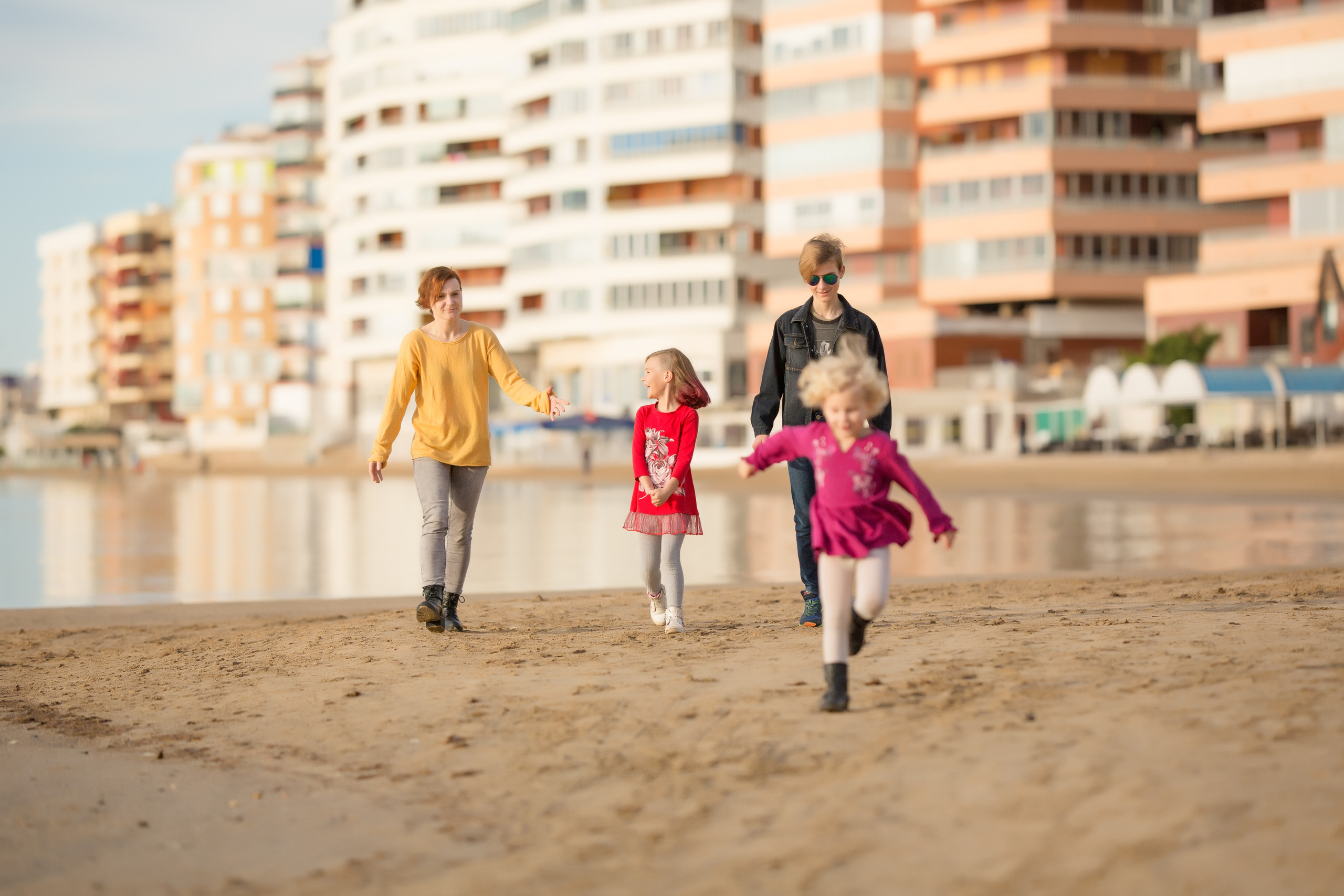 Smile. Family and real state photographer in Haugesund Dina Vikra