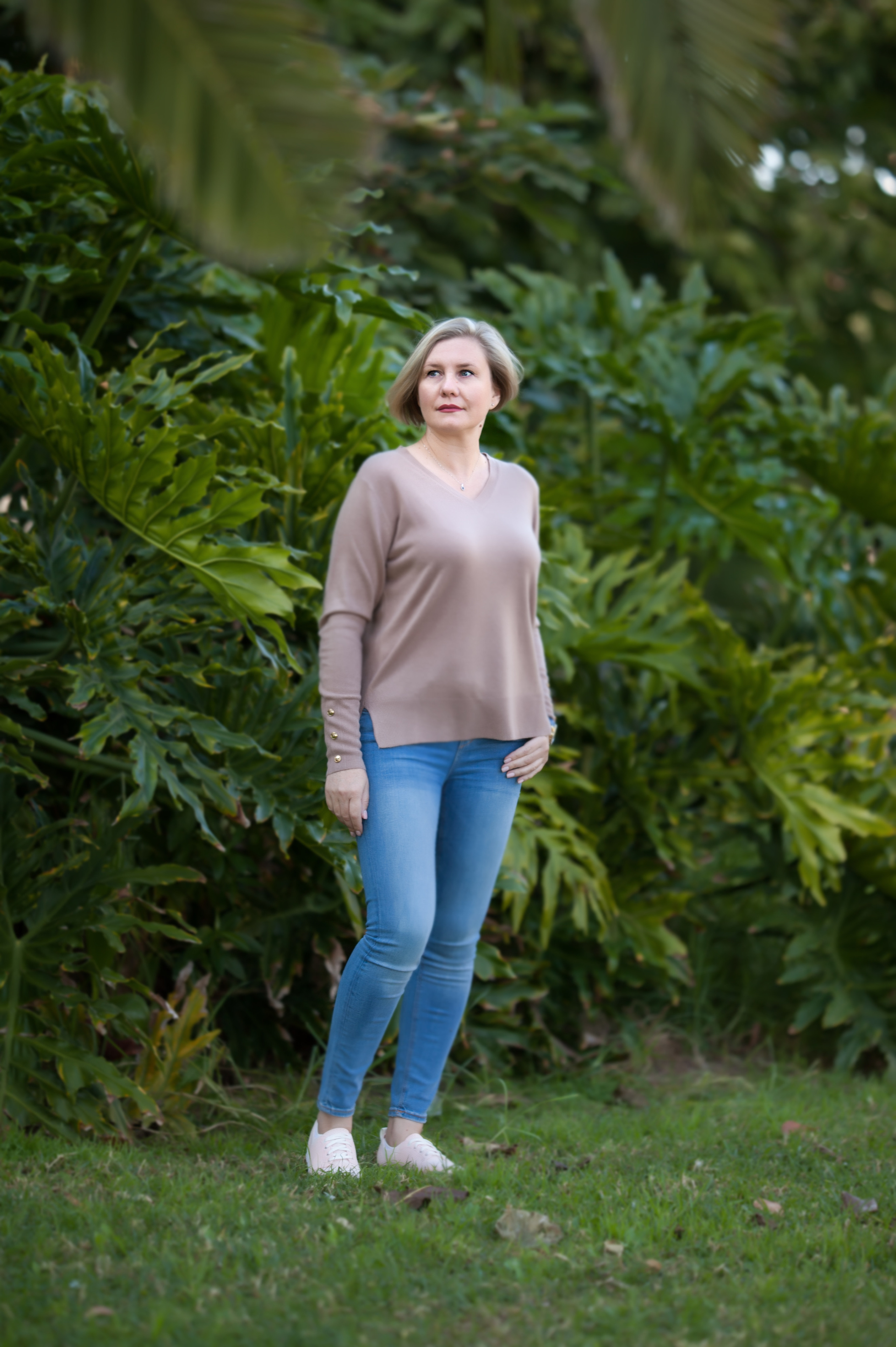 Under palm. Family and real state photographer in Haugesund Dina Vikra