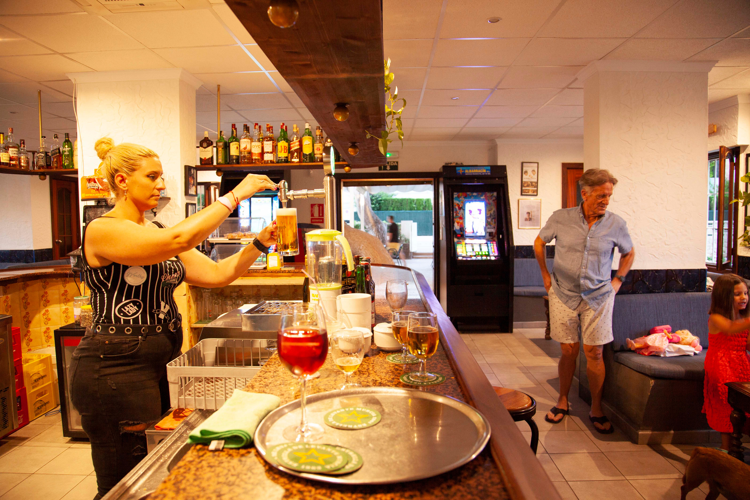 Beach bar. Family and real state photographer in Haugesund Dina Vikra