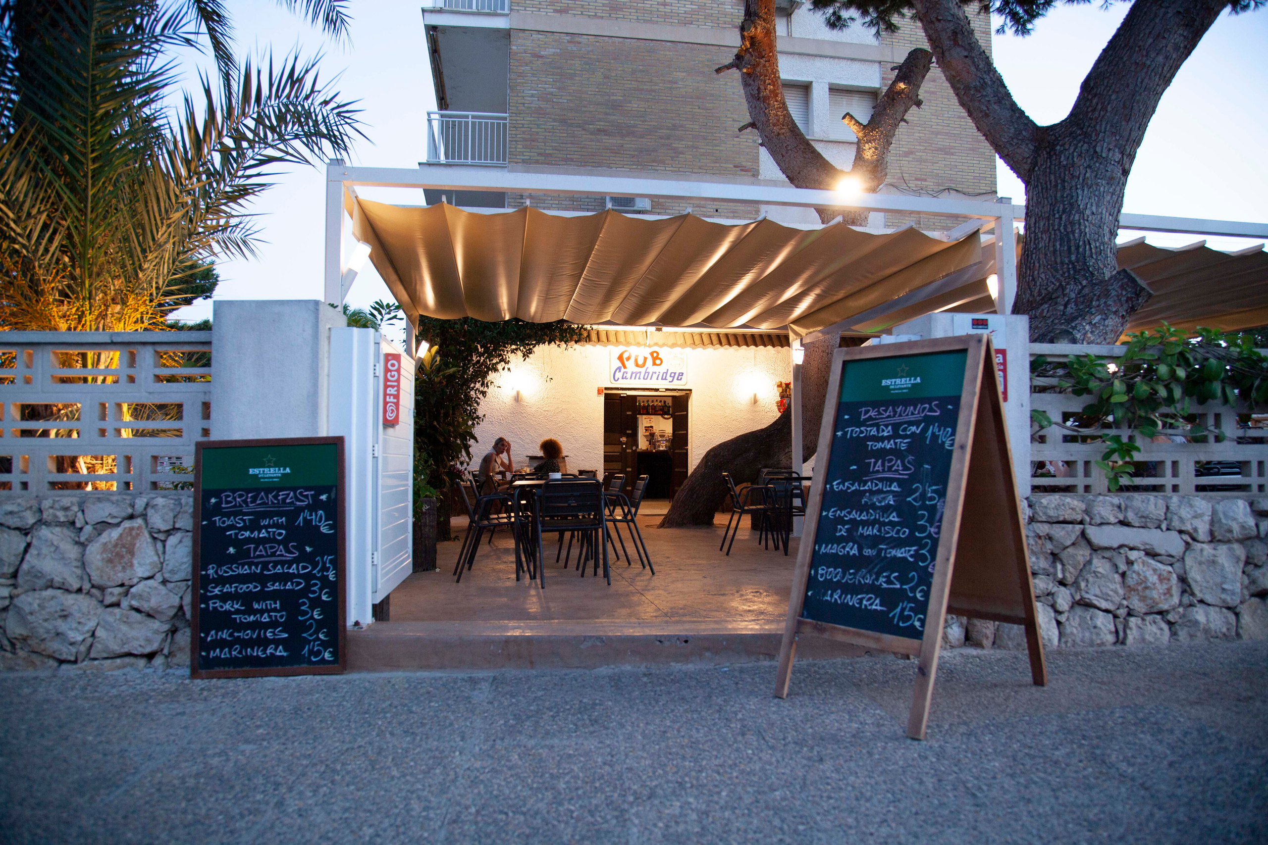 Beach bar. Family and real state photographer in Haugesund Dina Vikra