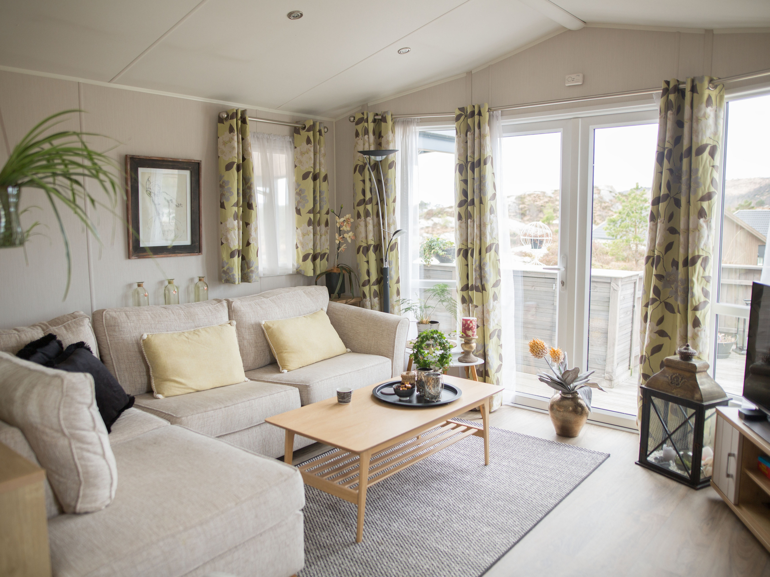 Hytta for salg. Family and real state photographer in Haugesund Dina Vikra