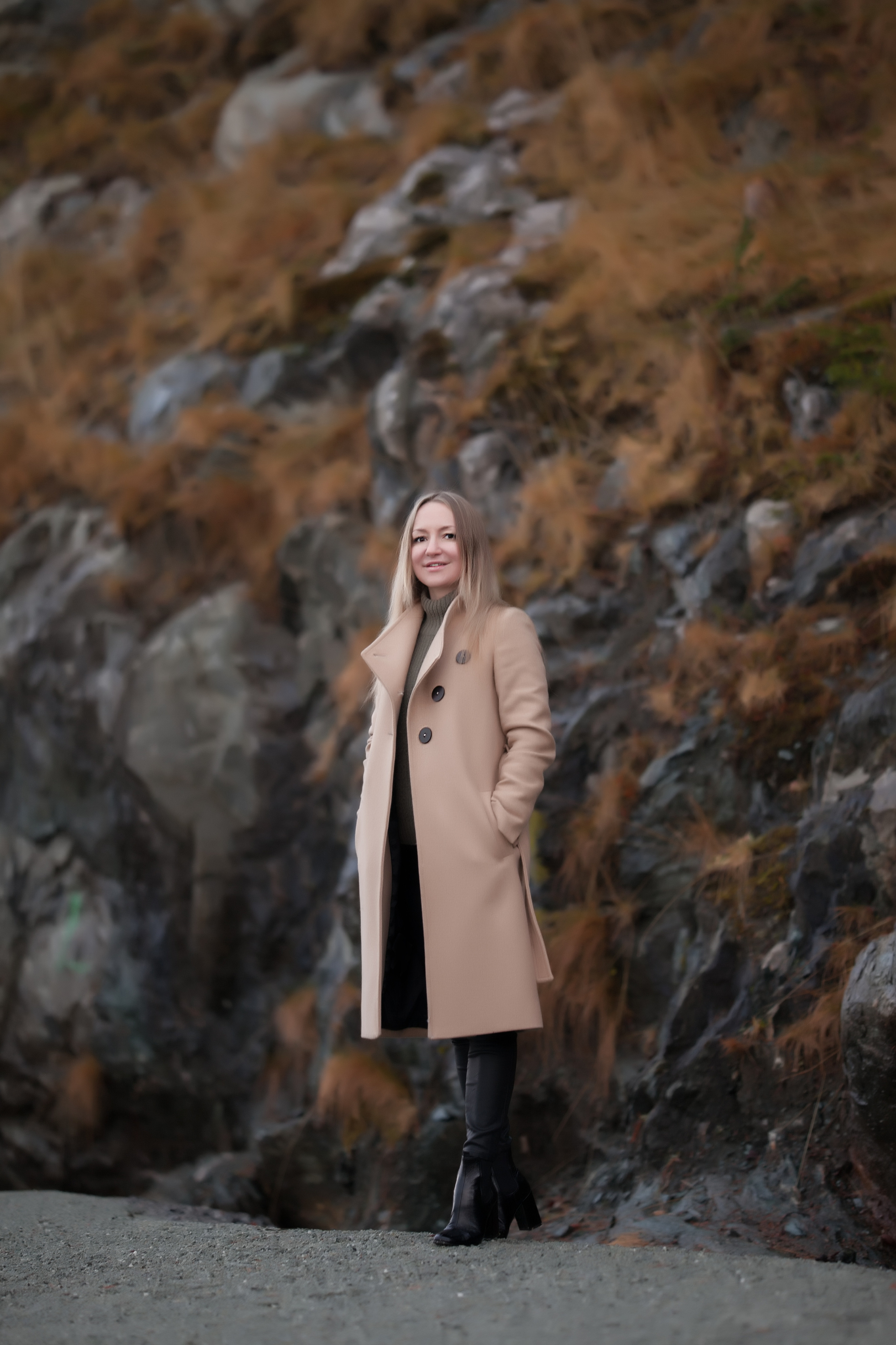 Marina and nude tones. Family and real state photographer in Haugesund Dina Vikra