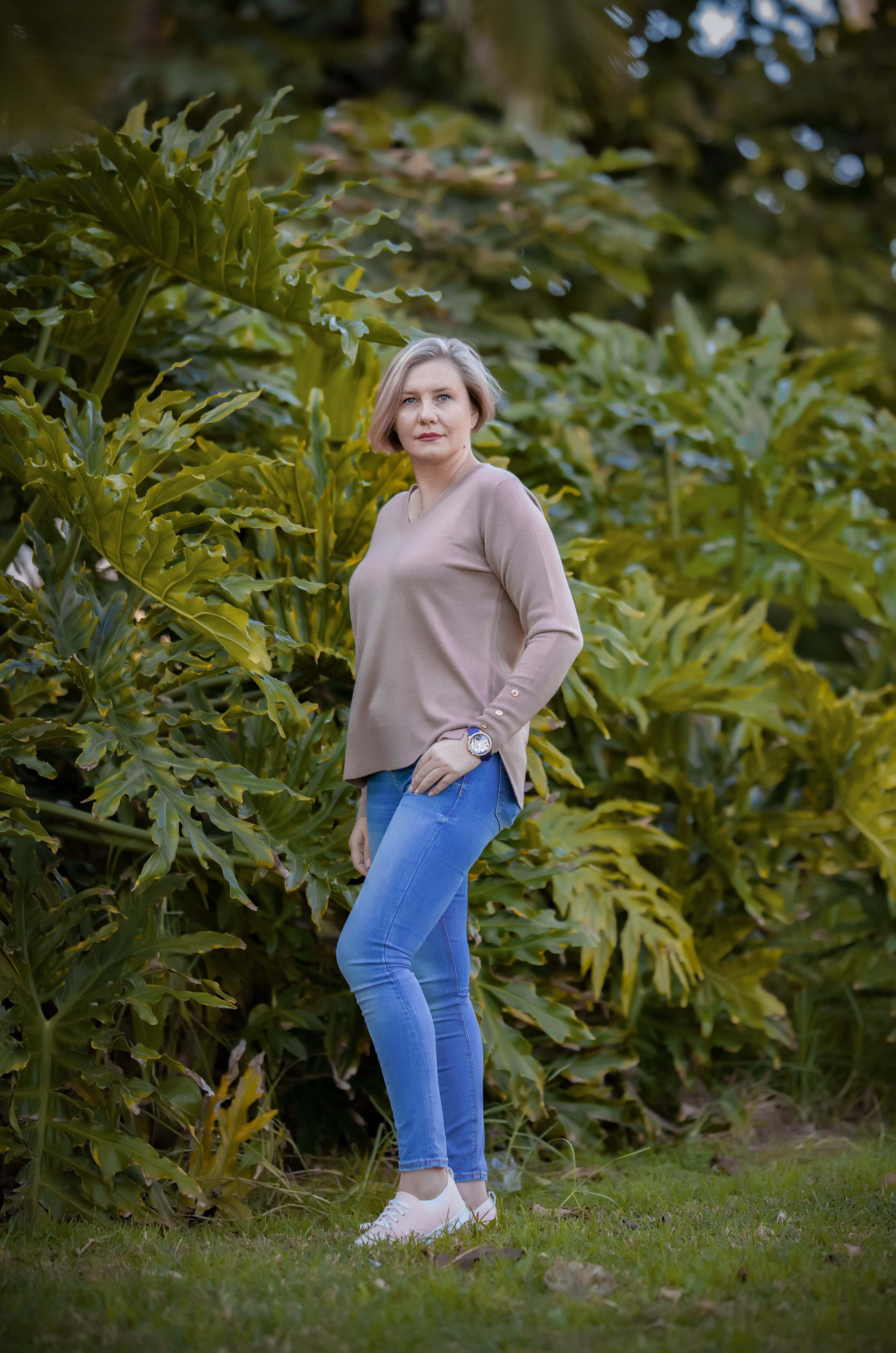 Under palm. Family and real state photographer in Haugesund Dina Vikra