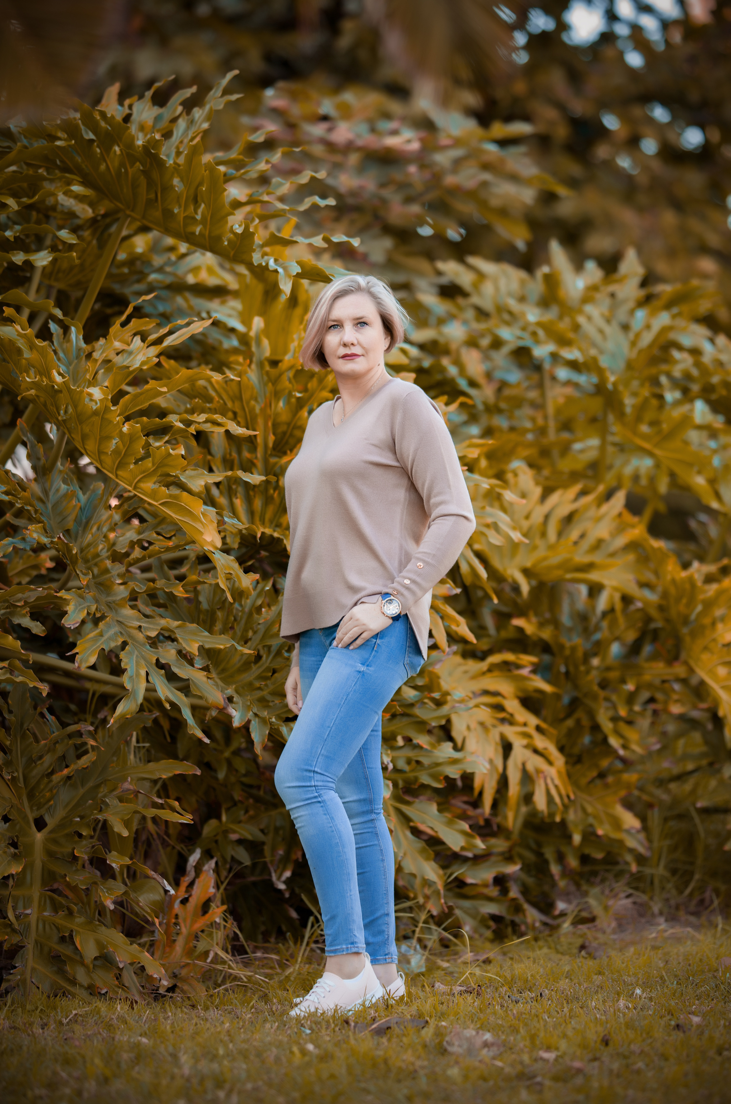 Under palm. Family and real state photographer in Haugesund Dina Vikra