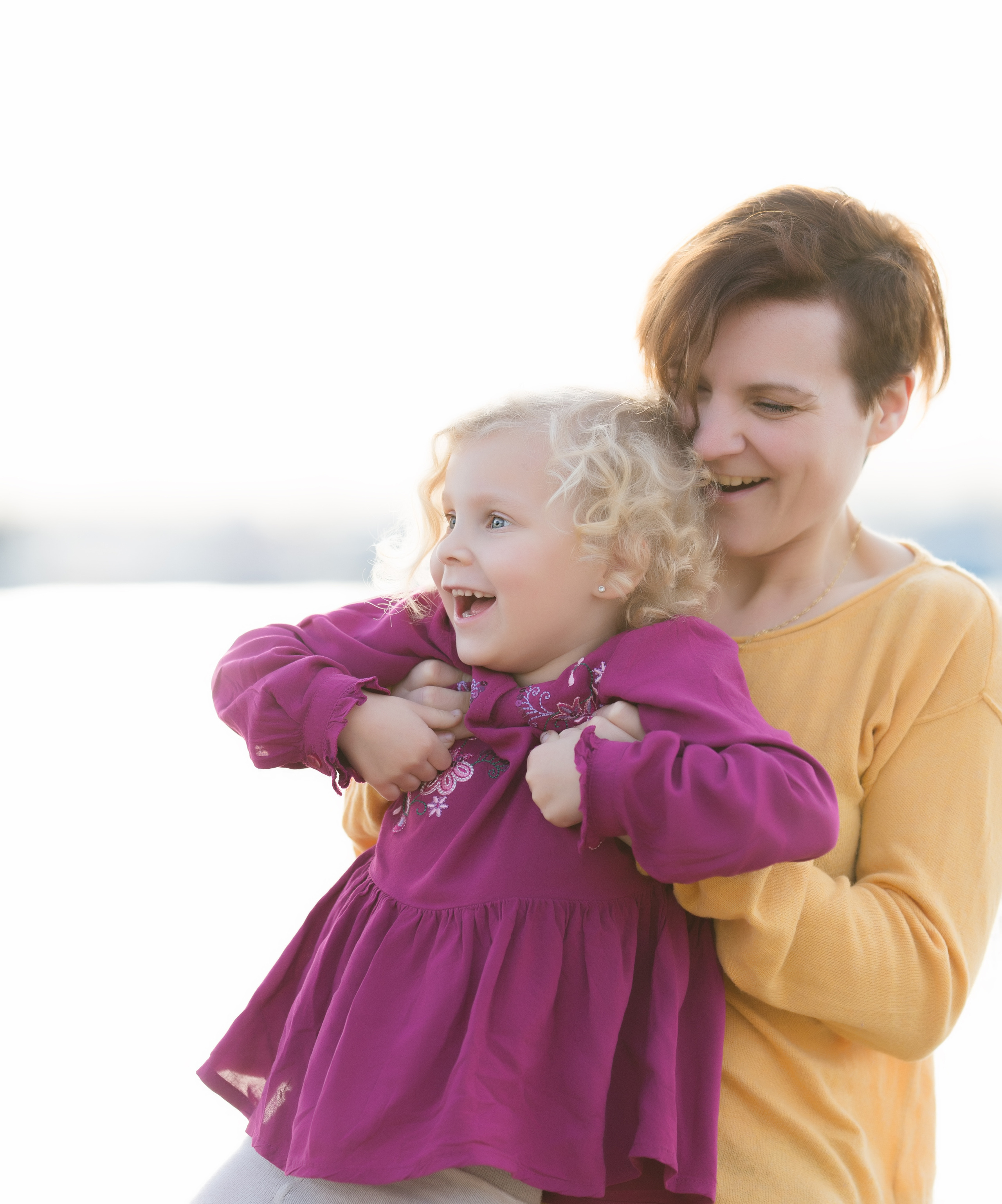 Smile. Family and real state photographer in Haugesund Dina Vikra