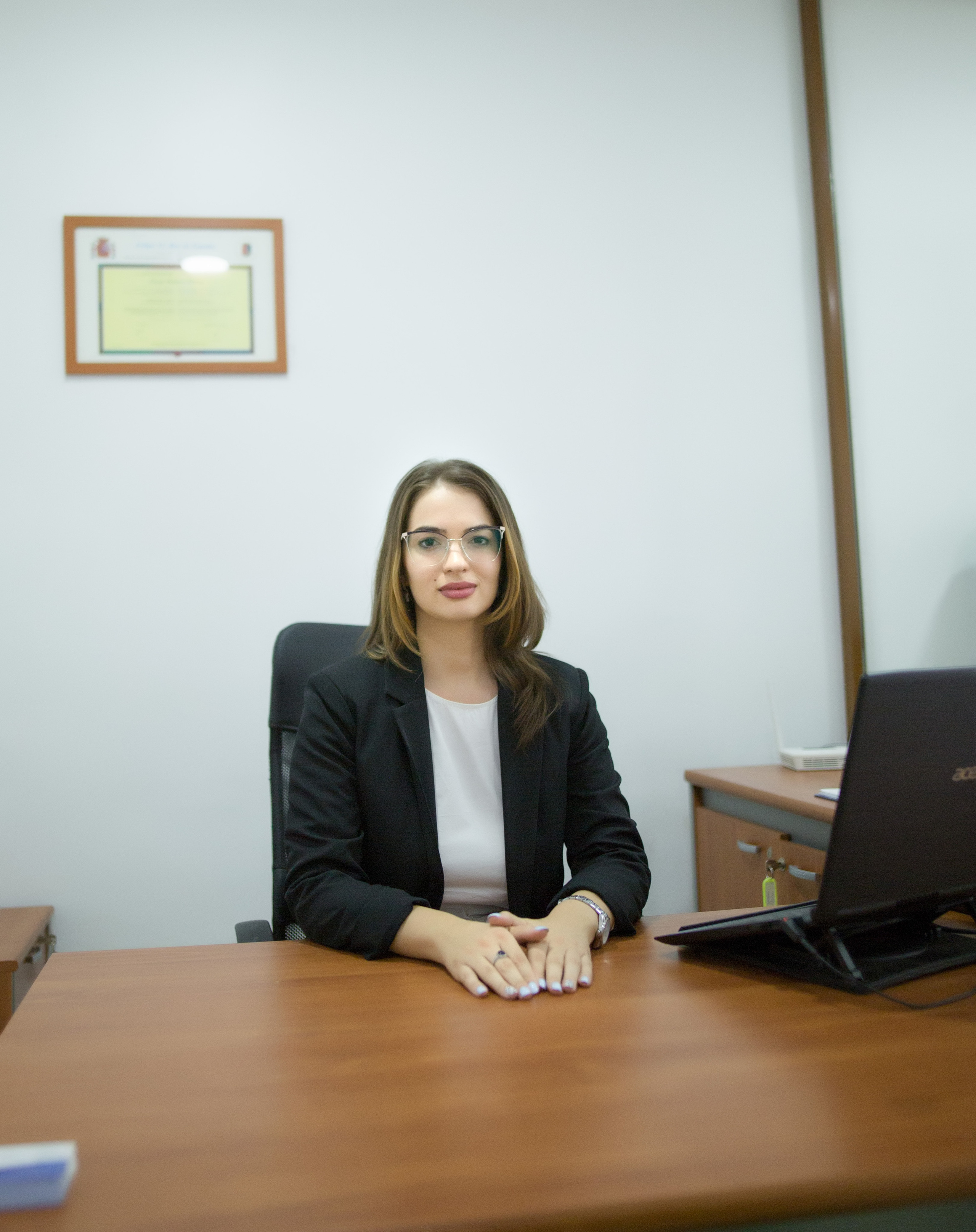 Lawyer. Family and real state photographer in Haugesund Dina Vikra