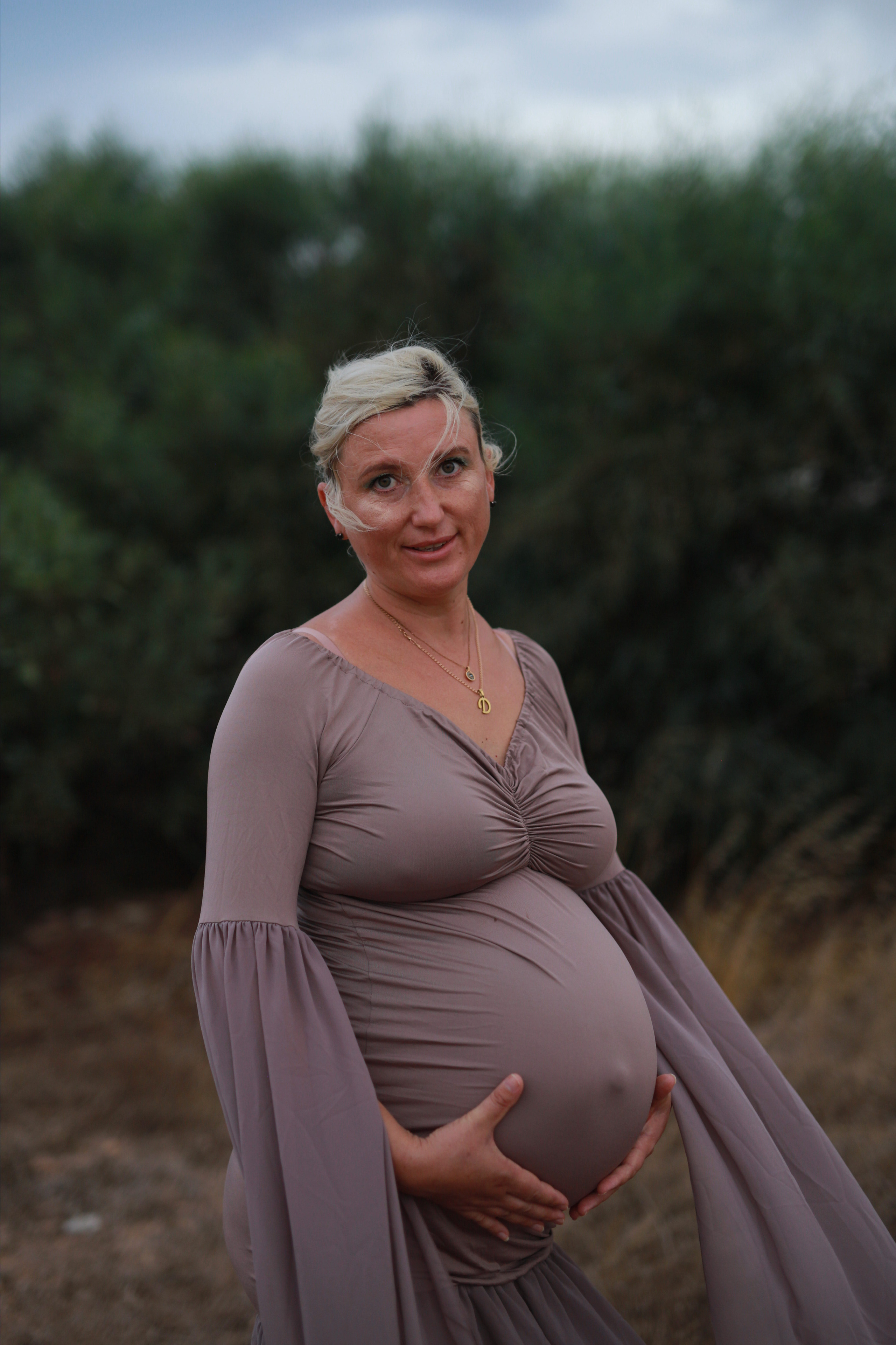 Waiting for a baby. Family and real state photographer in Haugesund Dina Vikra