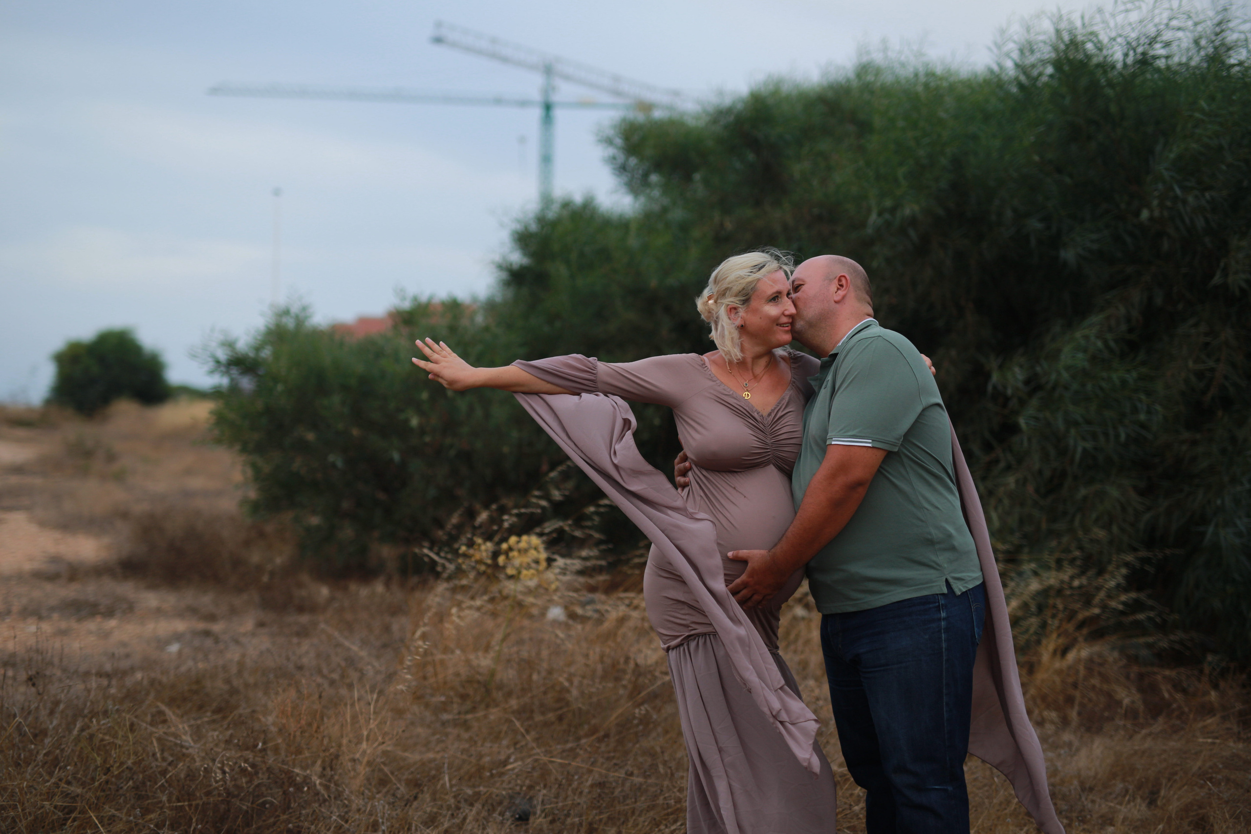 Waiting for a baby. Family and real state photographer in Haugesund Dina Vikra