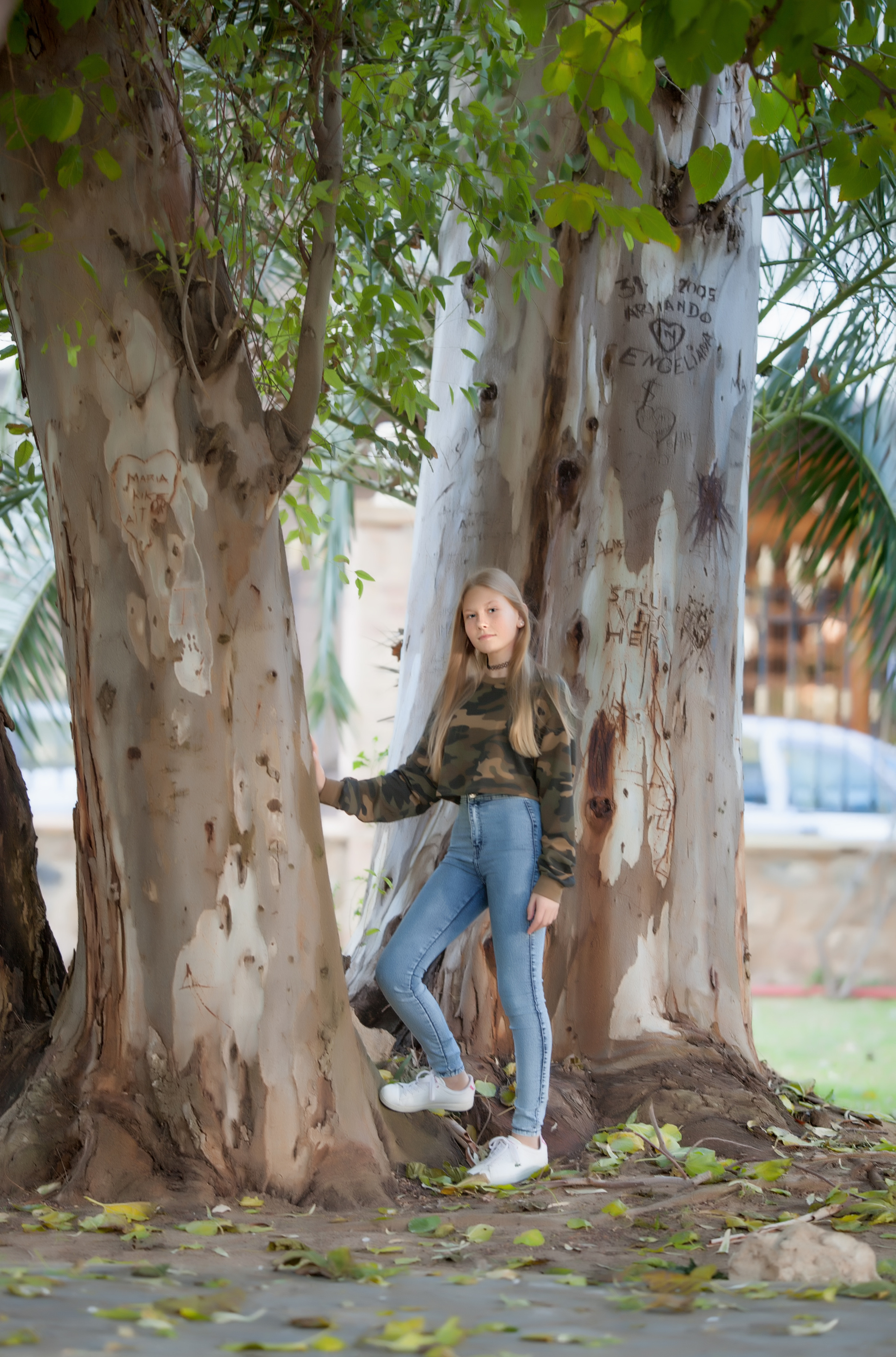 Under palm. Family and real state photographer in Haugesund Dina Vikra