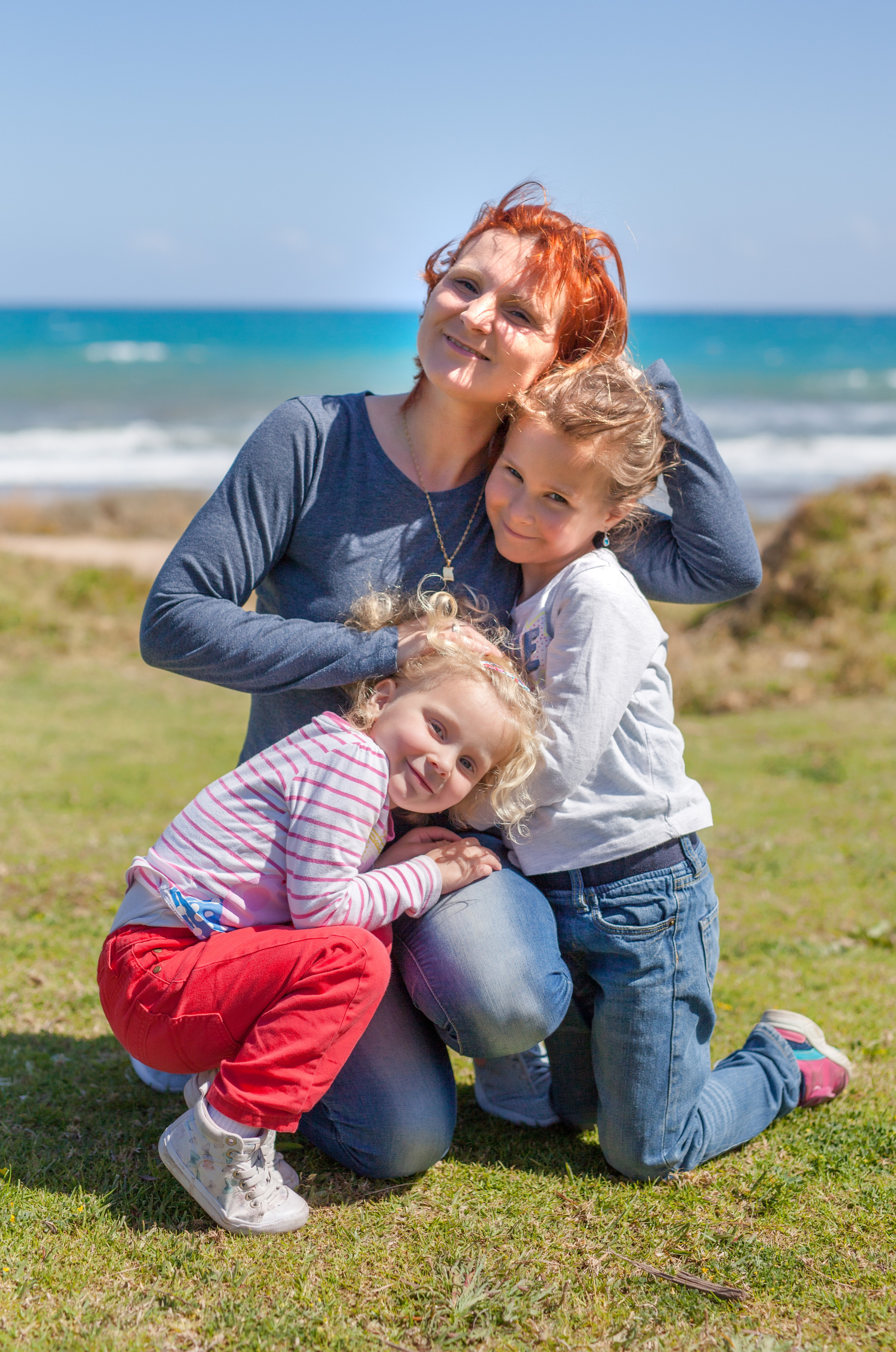 Sisters. Family and real state photographer in Haugesund Dina Vikra
