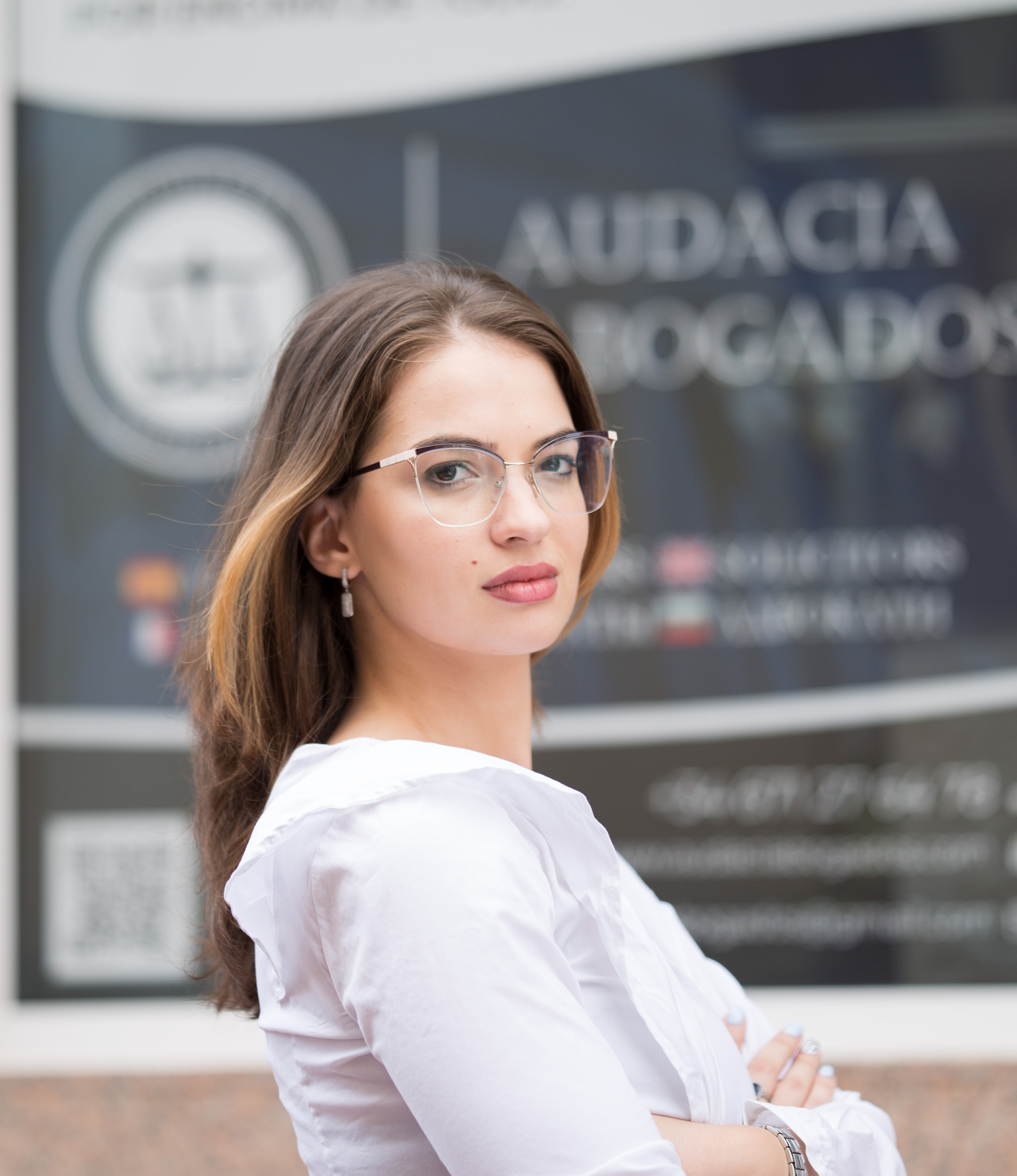 Lawyer. Family and real state photographer in Haugesund Dina Vikra