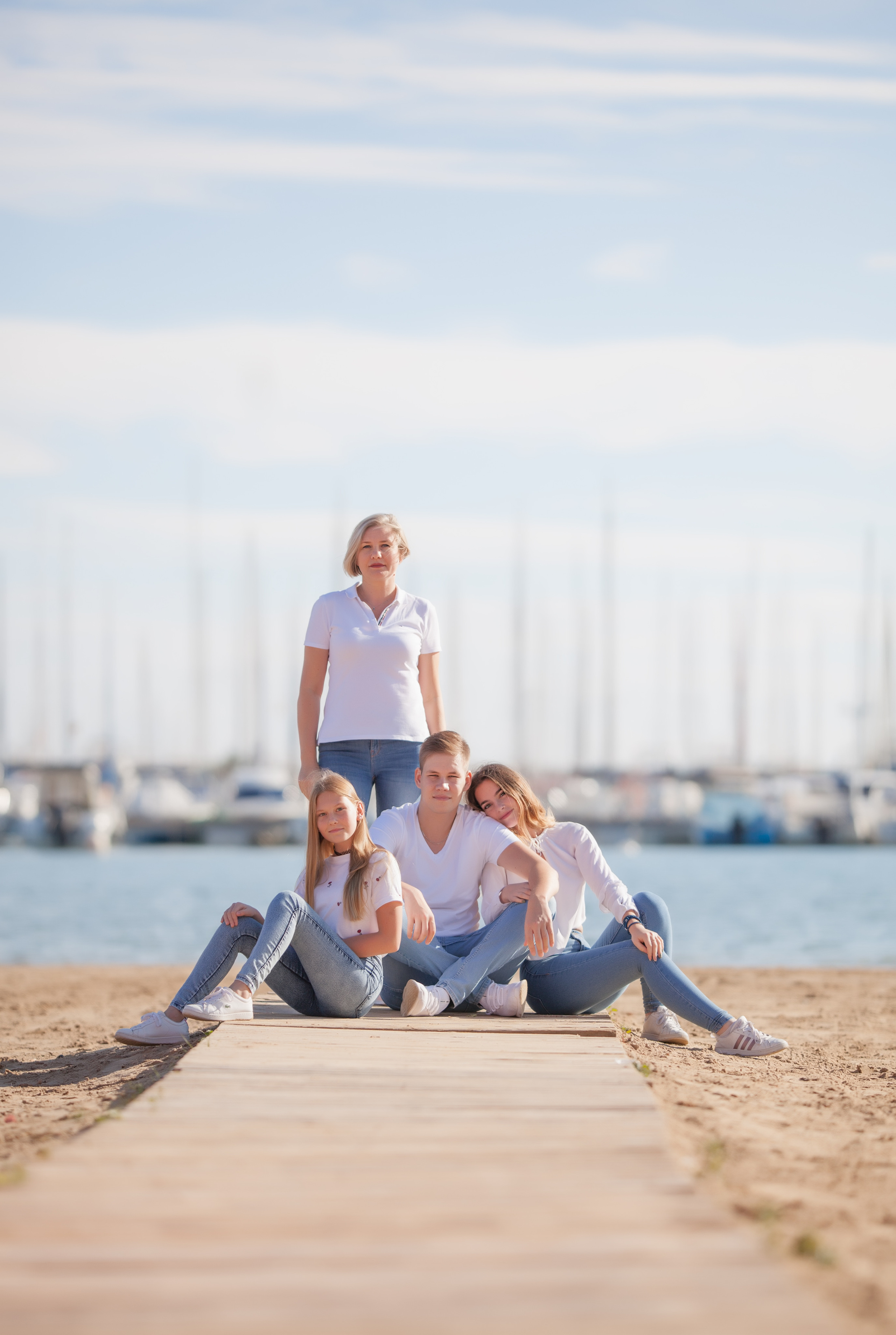 Under palm. Family and real state photographer in Haugesund Dina Vikra